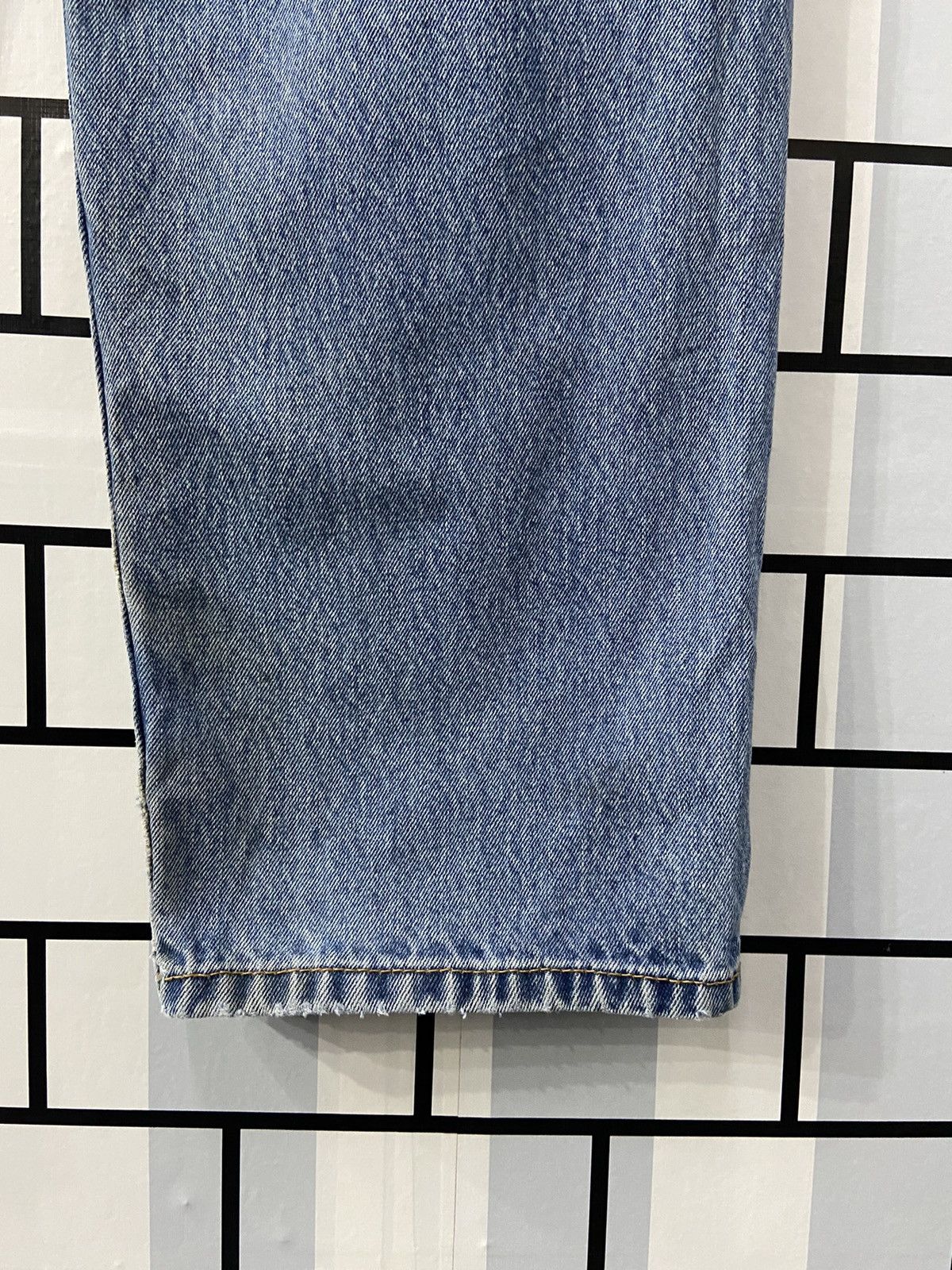 Levi's × Vintage Vintage Levi’s 550 Dirty Light Blue Wash Denim Pants Size US 38 / EU 54 - 13 Thumbnail