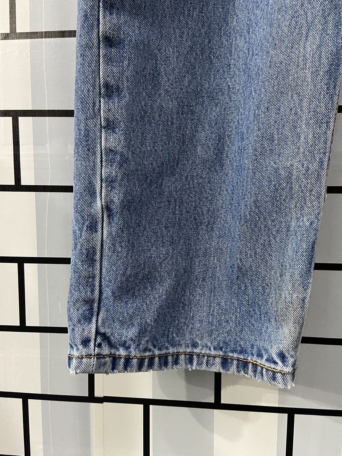 Levi's × Vintage Vintage Levi’s 550 Dirty Light Blue Wash Denim Pants Size US 38 / EU 54 - 9 Thumbnail