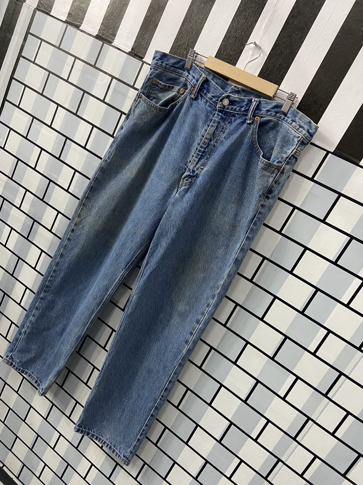 Levi's × Vintage Vintage Levi’s 550 Dirty Light Blue Wash Denim Pants Size US 38 / EU 54 - 3 Thumbnail