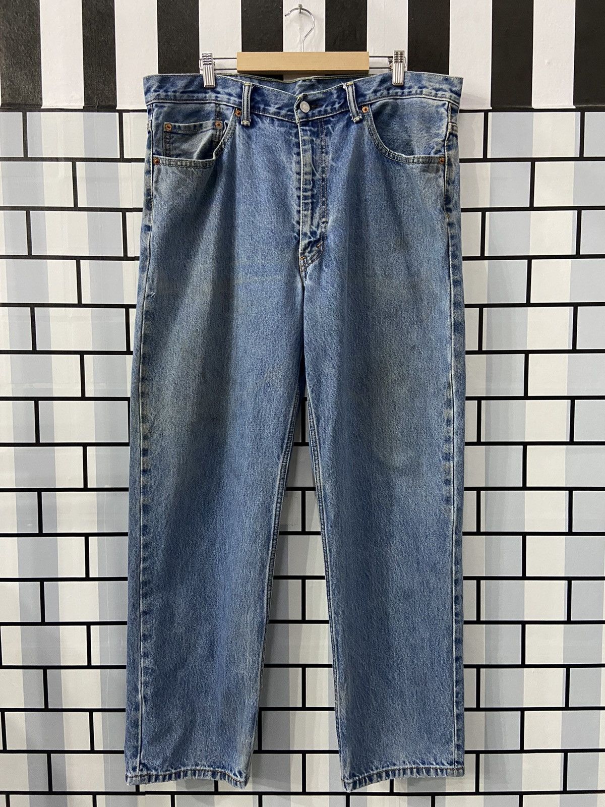 Levi's × Vintage Vintage Levi’s 550 Dirty Light Blue Wash Denim Pants Size US 38 / EU 54 - 1 Thumbnail
