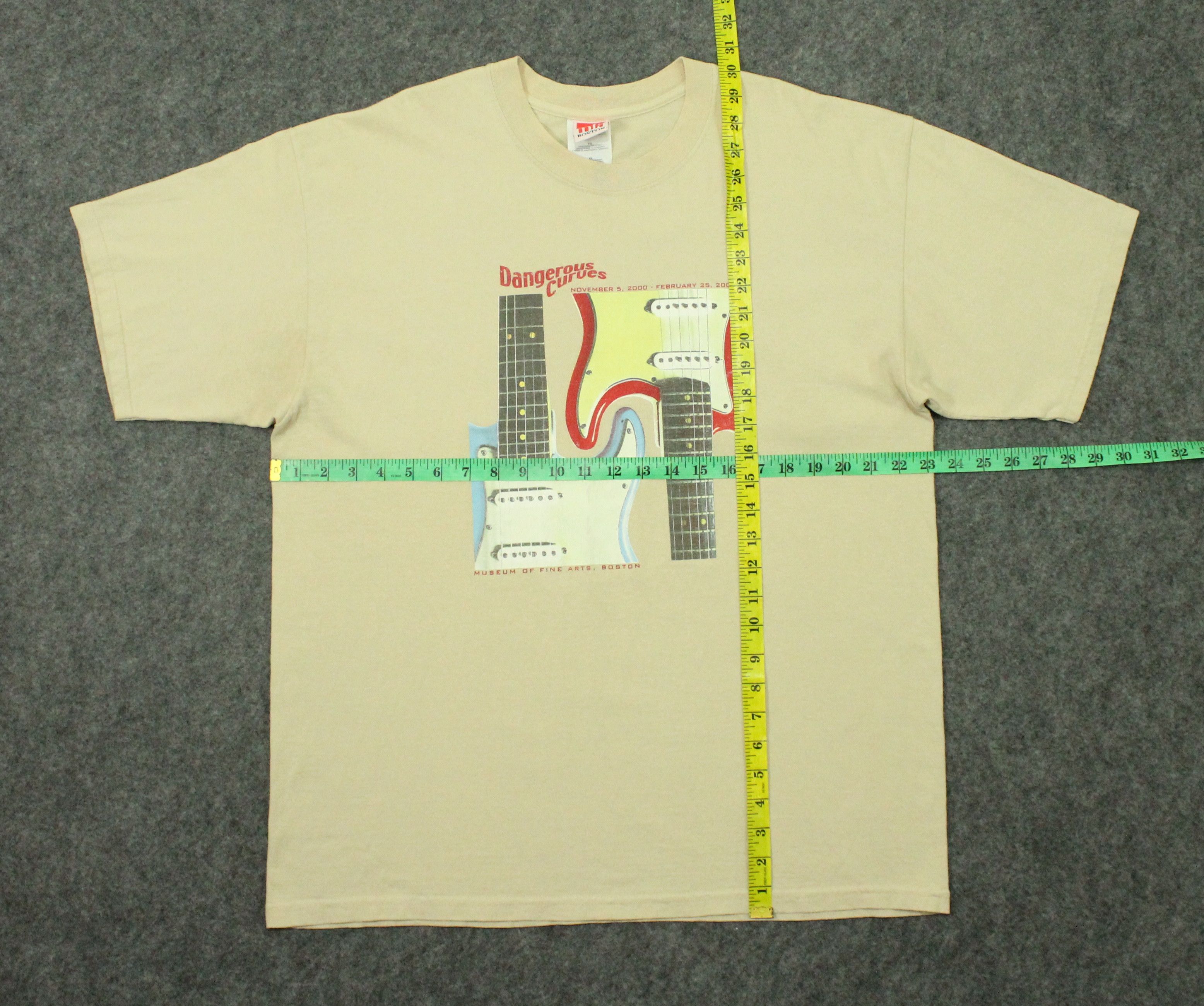 Vintage Vintage DANGEROUS CURVES T Shirt Museum of Fine Arts Size US XL / EU 56 / 4 - 14 Thumbnail