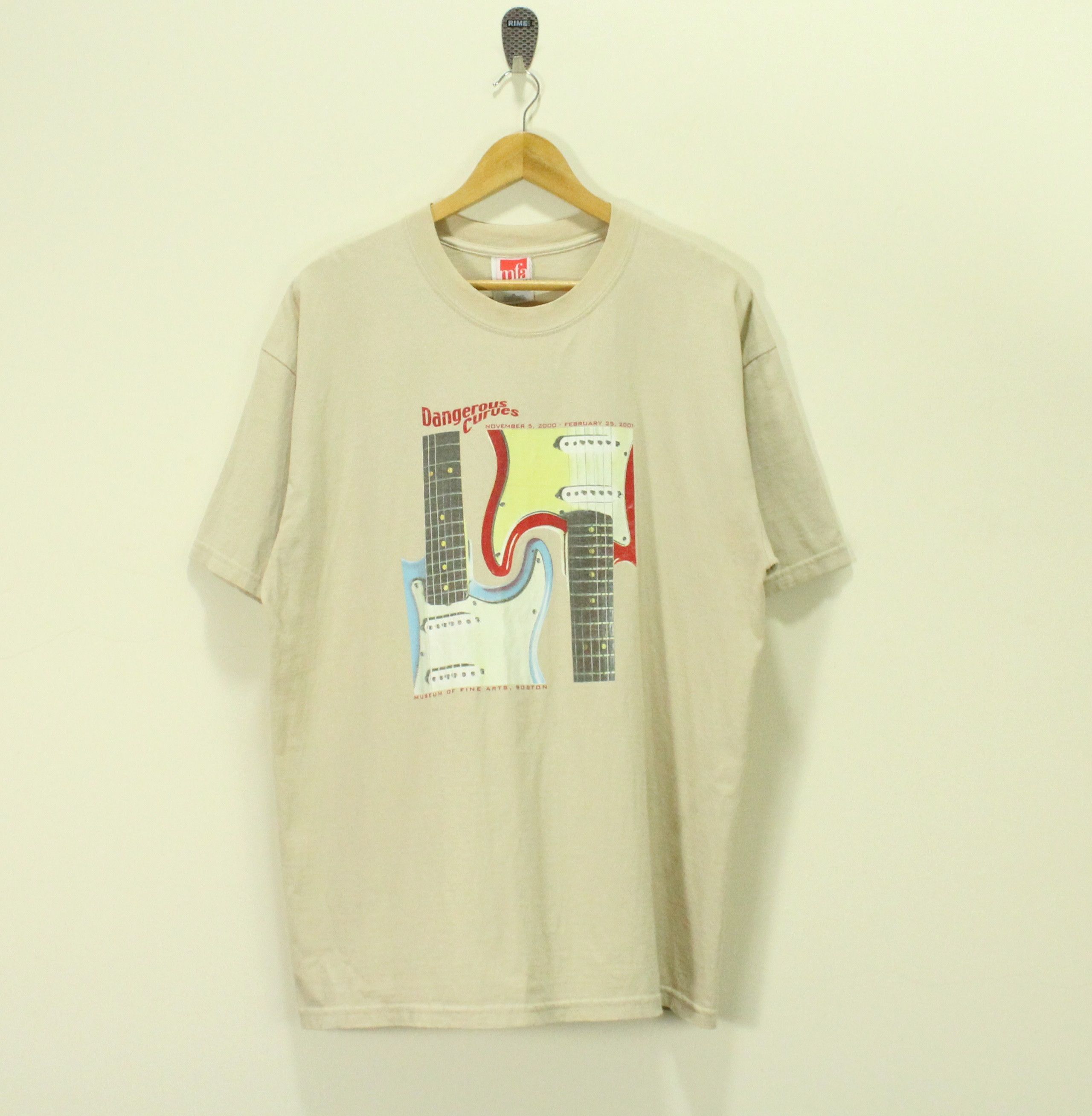 Vintage Vintage DANGEROUS CURVES T Shirt Museum of Fine Arts Size US XL / EU 56 / 4 - 1 Thumbnail