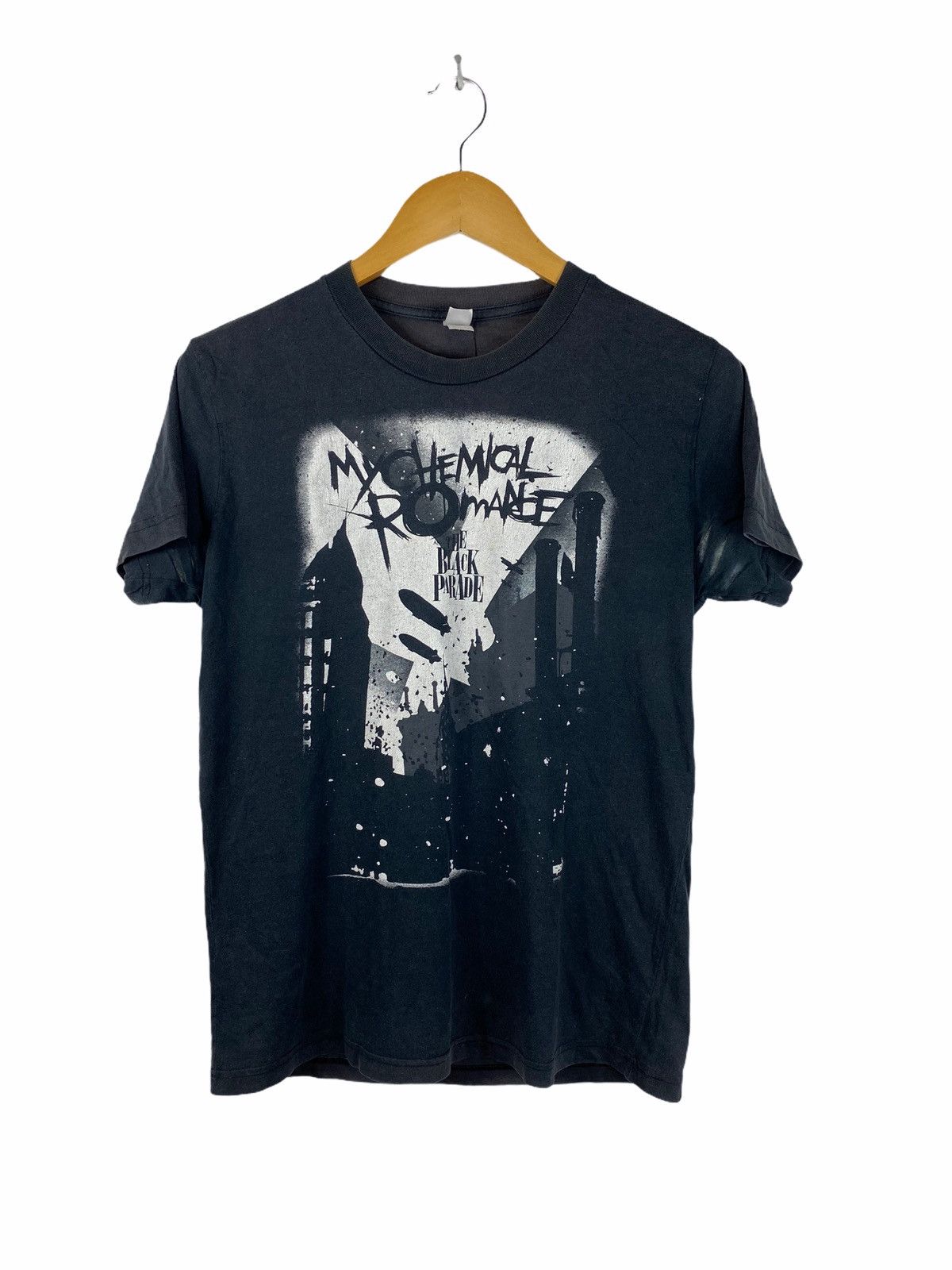 Band Tees My Chemical Romance The Black Parade Album T shirt Size US M / EU 48-50 / 2 - 1 Thumbnail