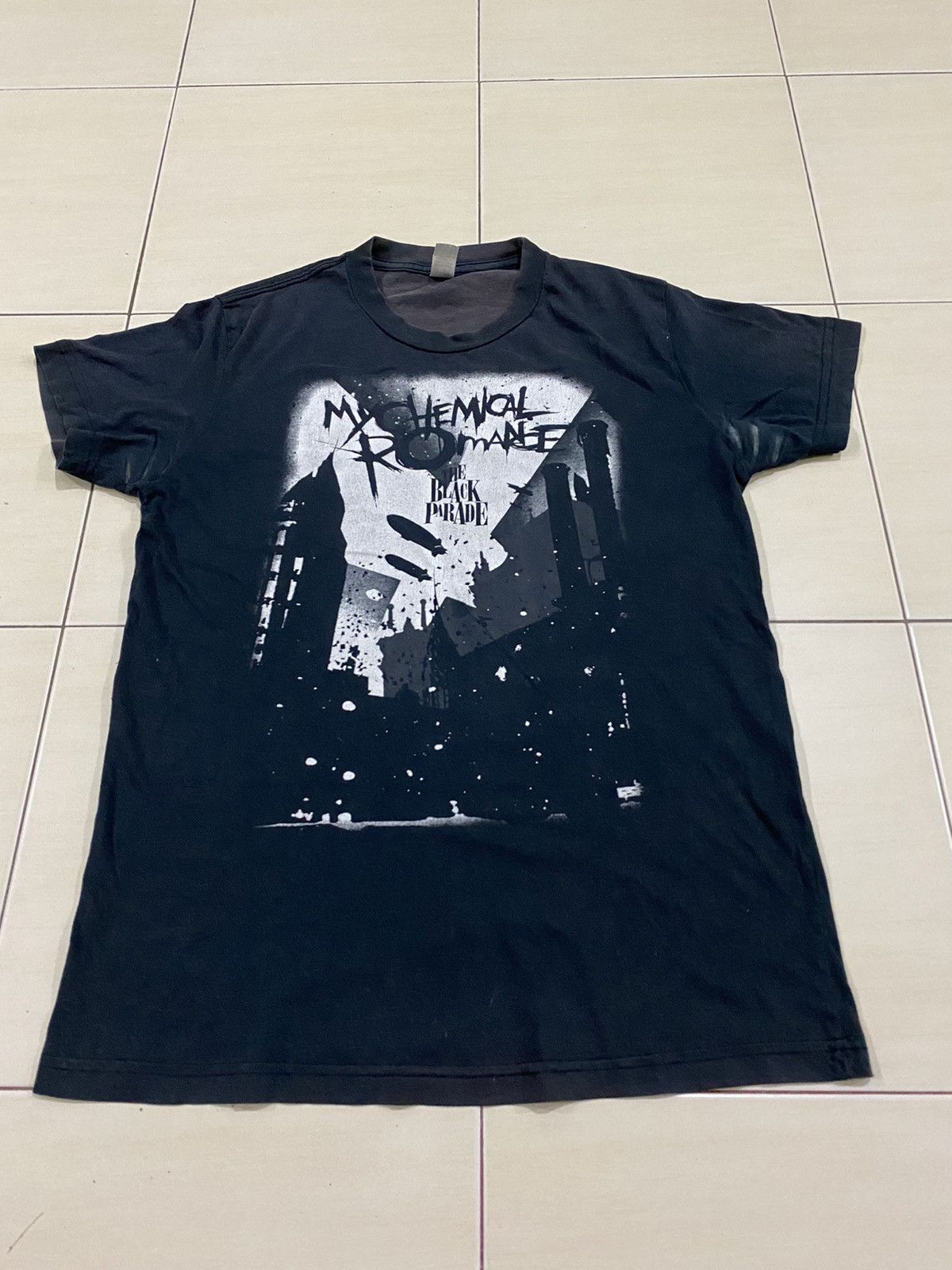 Band Tees My Chemical Romance The Black Parade Album T shirt Size US M / EU 48-50 / 2 - 3 Thumbnail