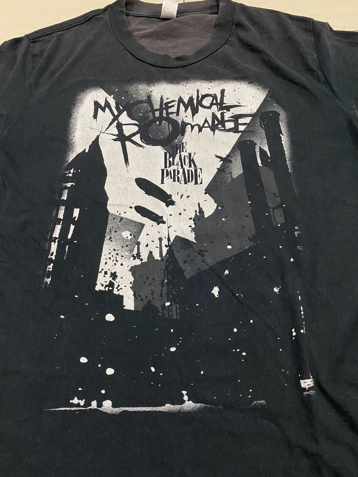Band Tees My Chemical Romance The Black Parade Album T shirt Size US M / EU 48-50 / 2 - 6 Thumbnail