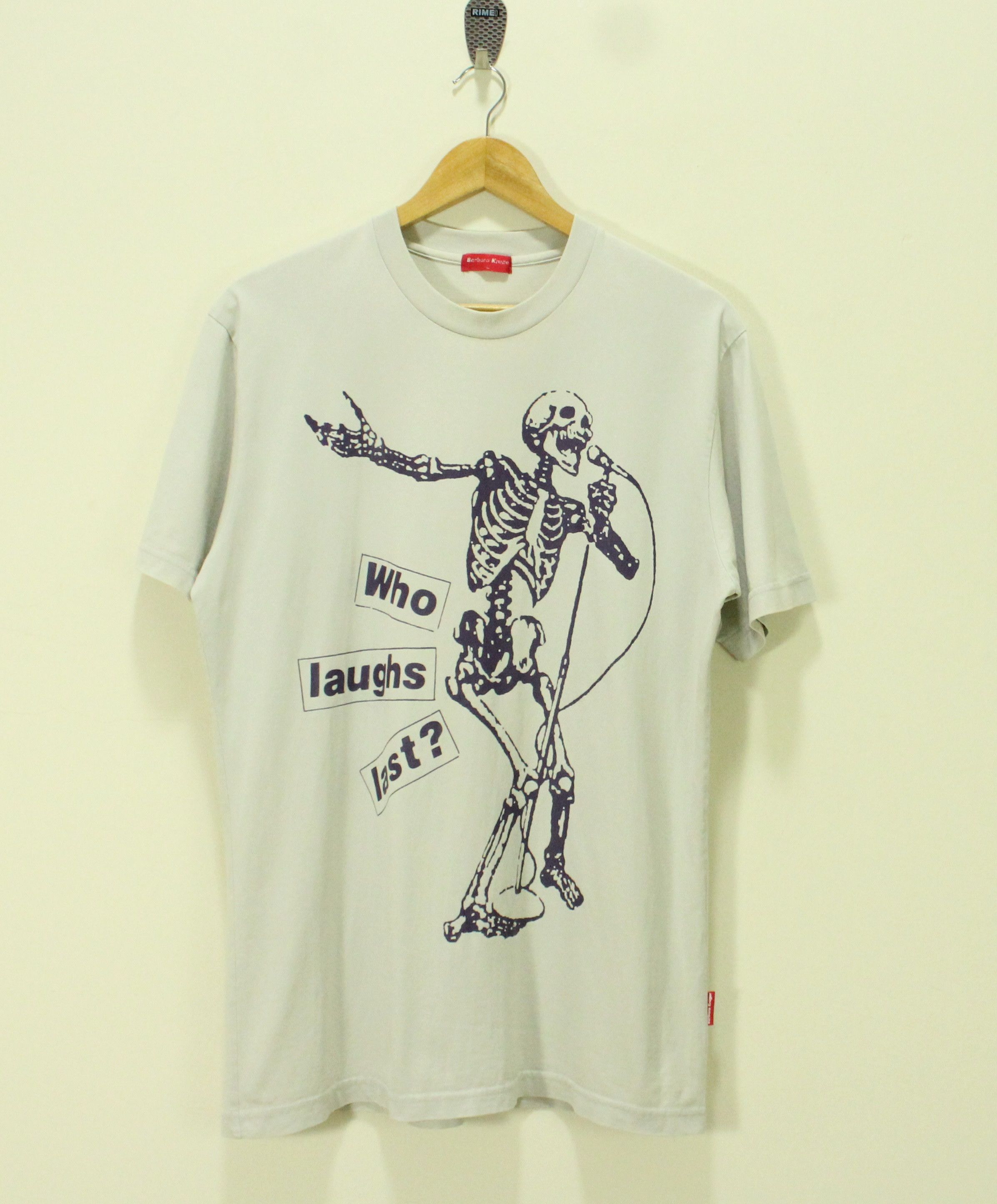 Band Tees × Barbara Kruger × Uniqlo BARBARA KRUGER T Shirt Who Laughs Last? RATM Size US L / EU 52-54 / 3 - 1 Thumbnail