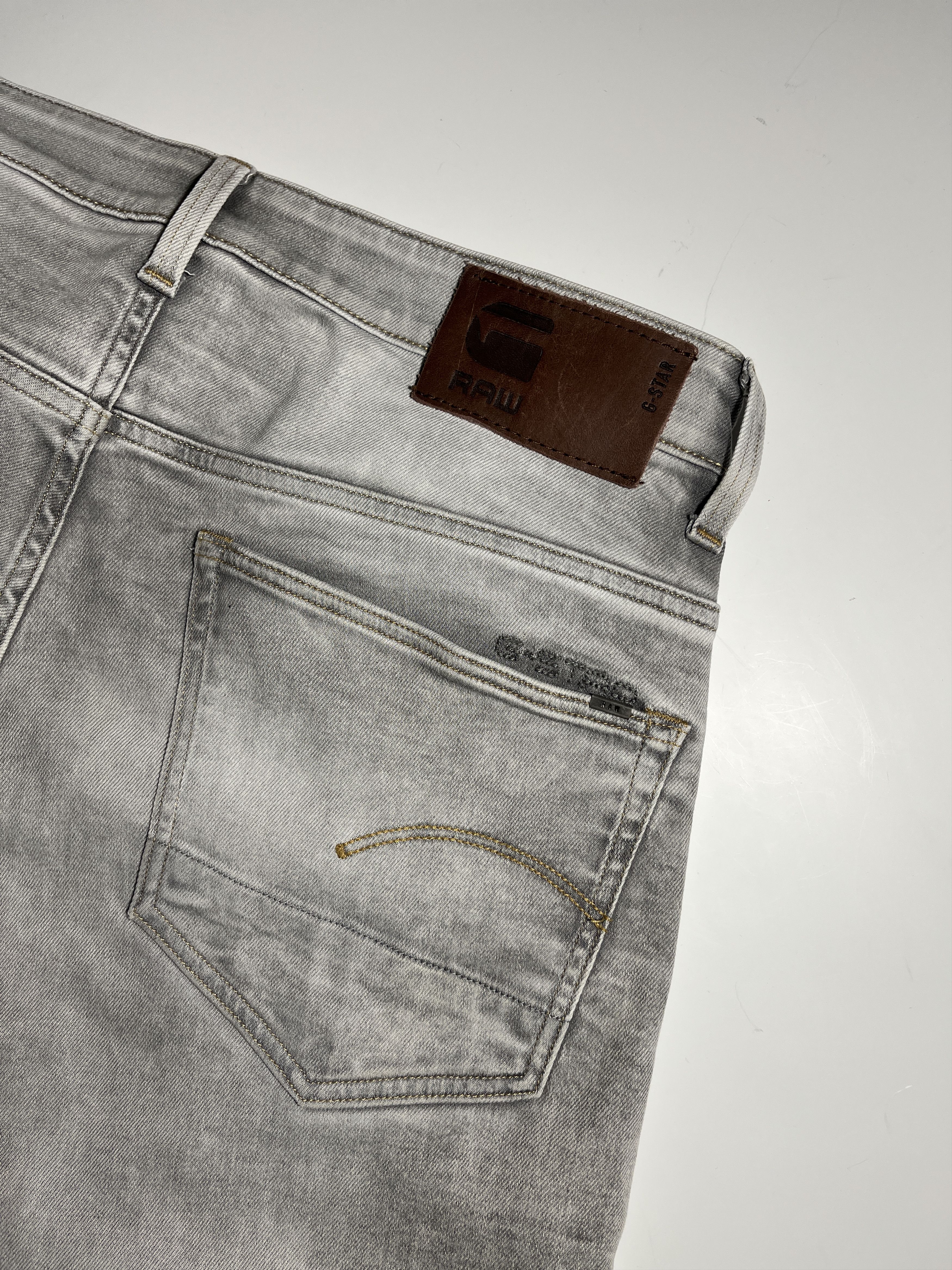 G-Star G-Star Raw 3301 Tapered Stone Washed Grey Jeans Pants Size US 36 / EU 52 - 9 Thumbnail