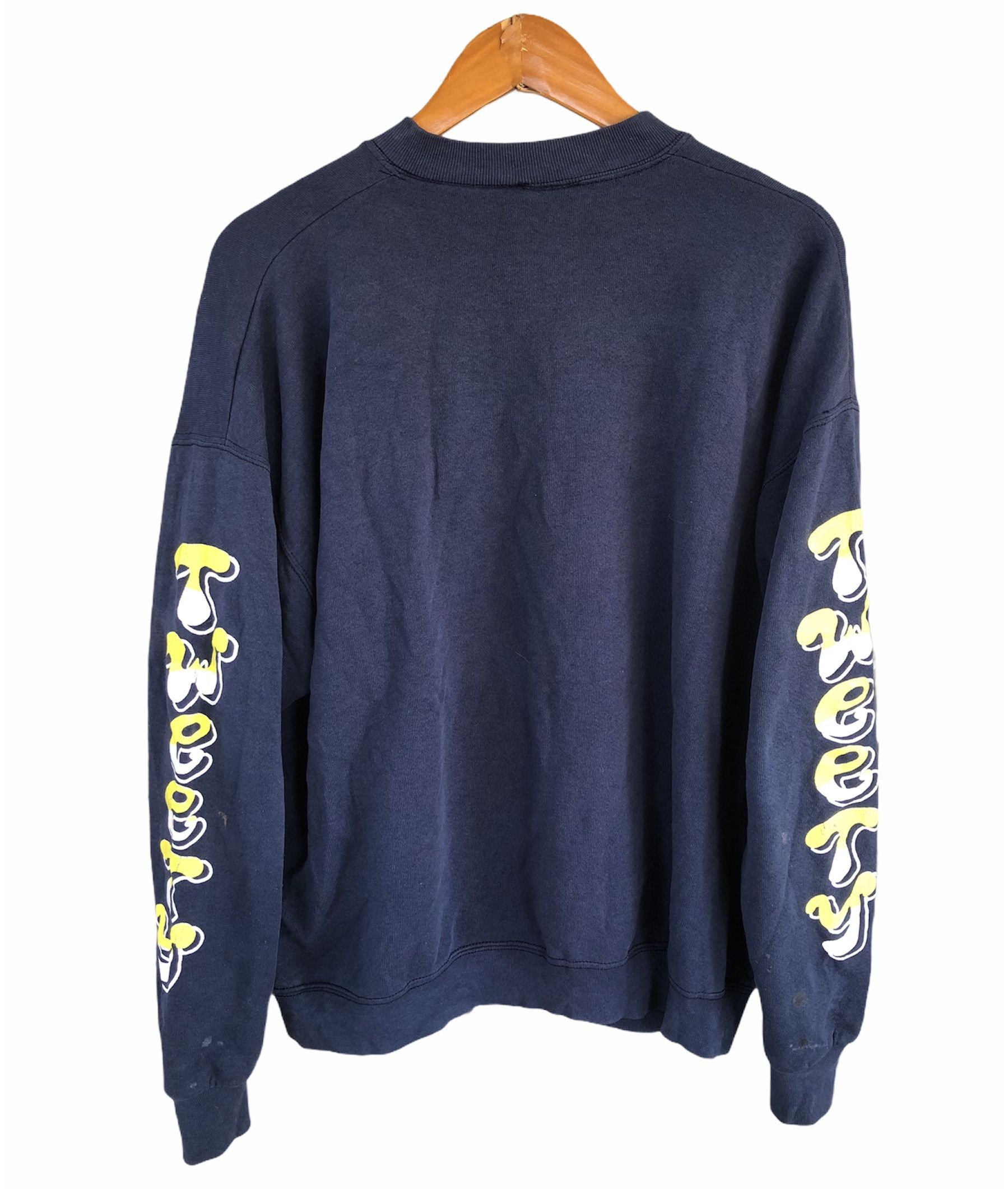 Vintage VINTAGE 1996 WARNER BROS TWEETY DISTRESSED SWEATSHIRT Size US M / EU 48-50 / 2 - 2 Thumbnail