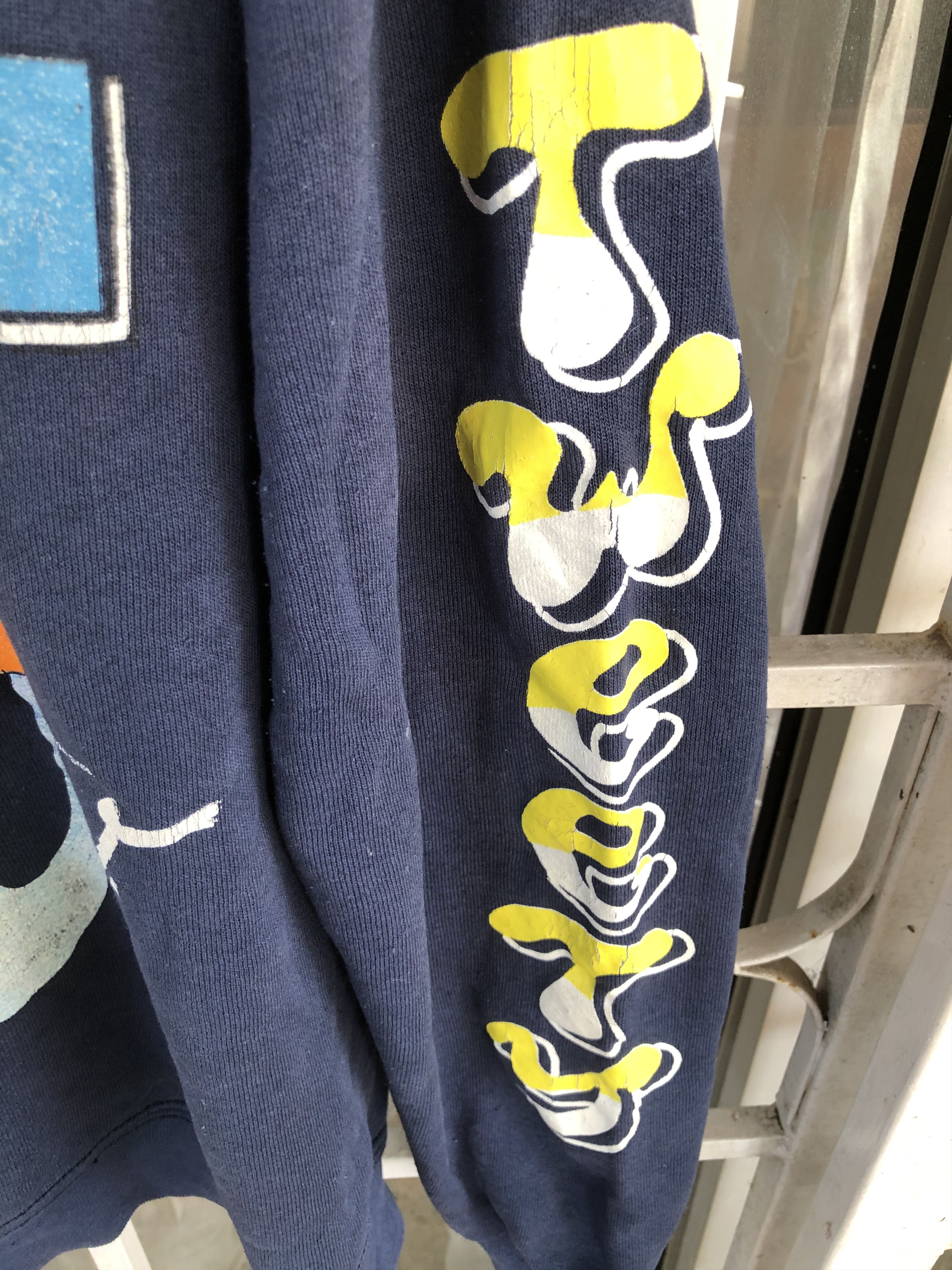 Vintage VINTAGE 1996 WARNER BROS TWEETY DISTRESSED SWEATSHIRT Size US M / EU 48-50 / 2 - 3 Thumbnail