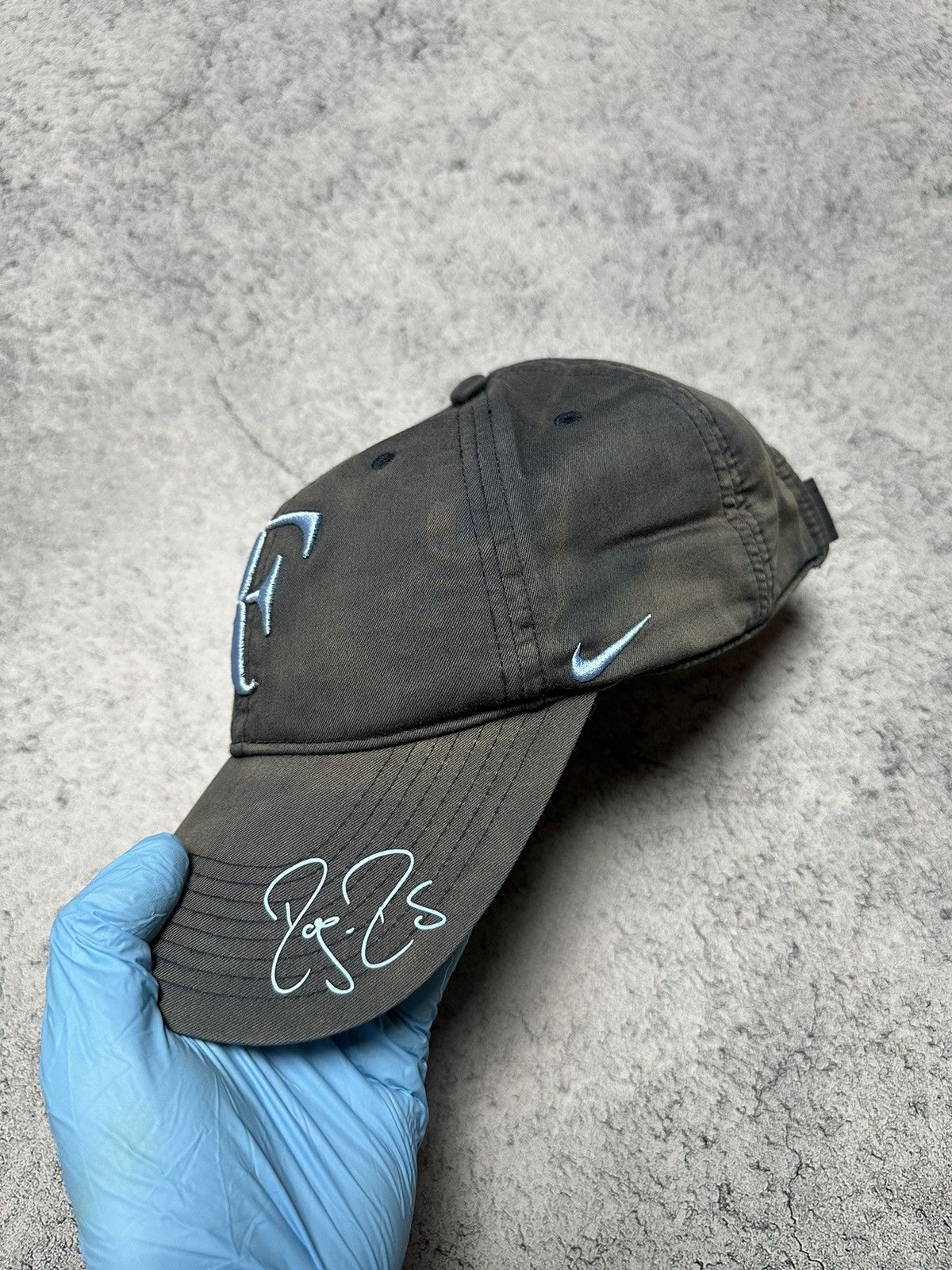 Vintage 🎾Nike Dri-Fit Roger Federer Faded Cap Autographed Size ONE SIZE - 12 Thumbnail