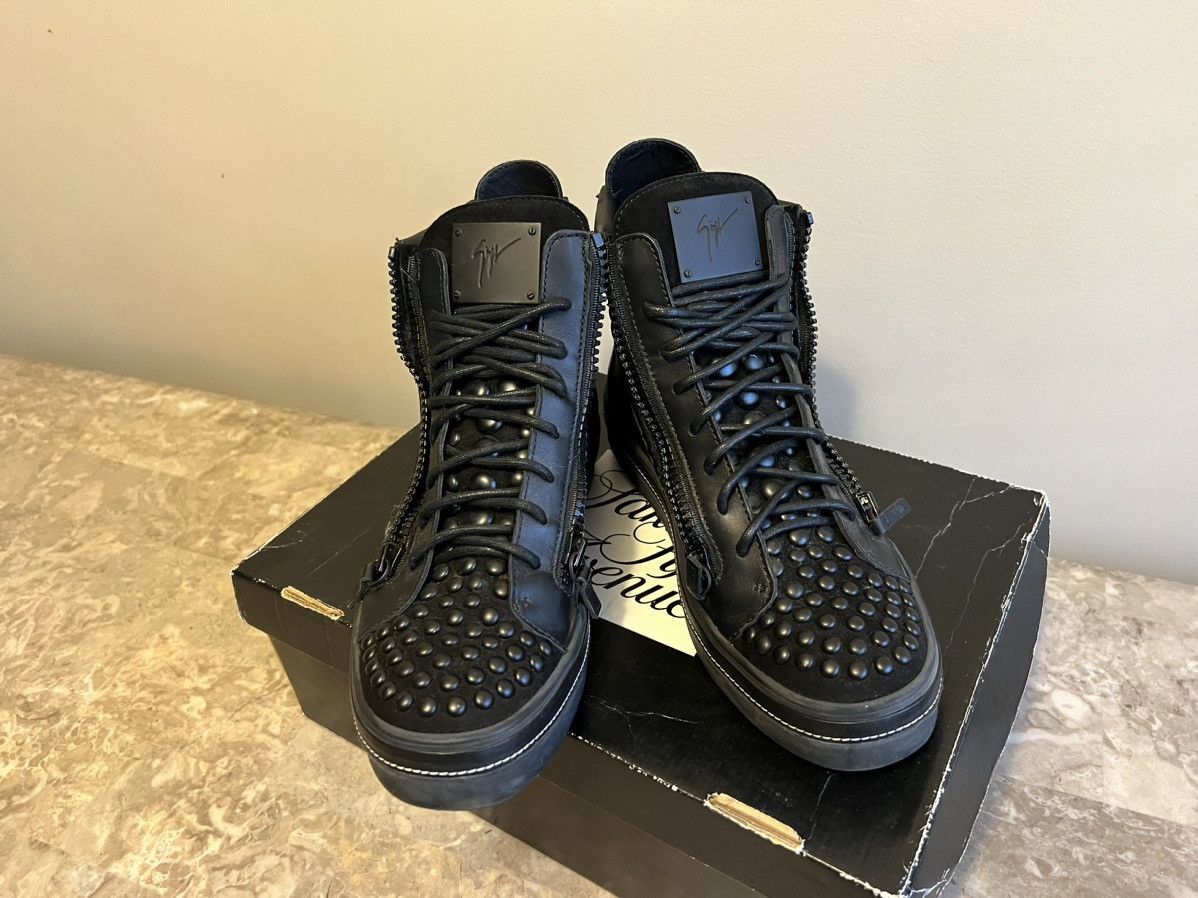 Giuseppe Zanotti GIUSEPPE ZANOTTI Leather Studded Accents Sneakers Size US 9.5 / EU 42-43 - 1 Thumbnail