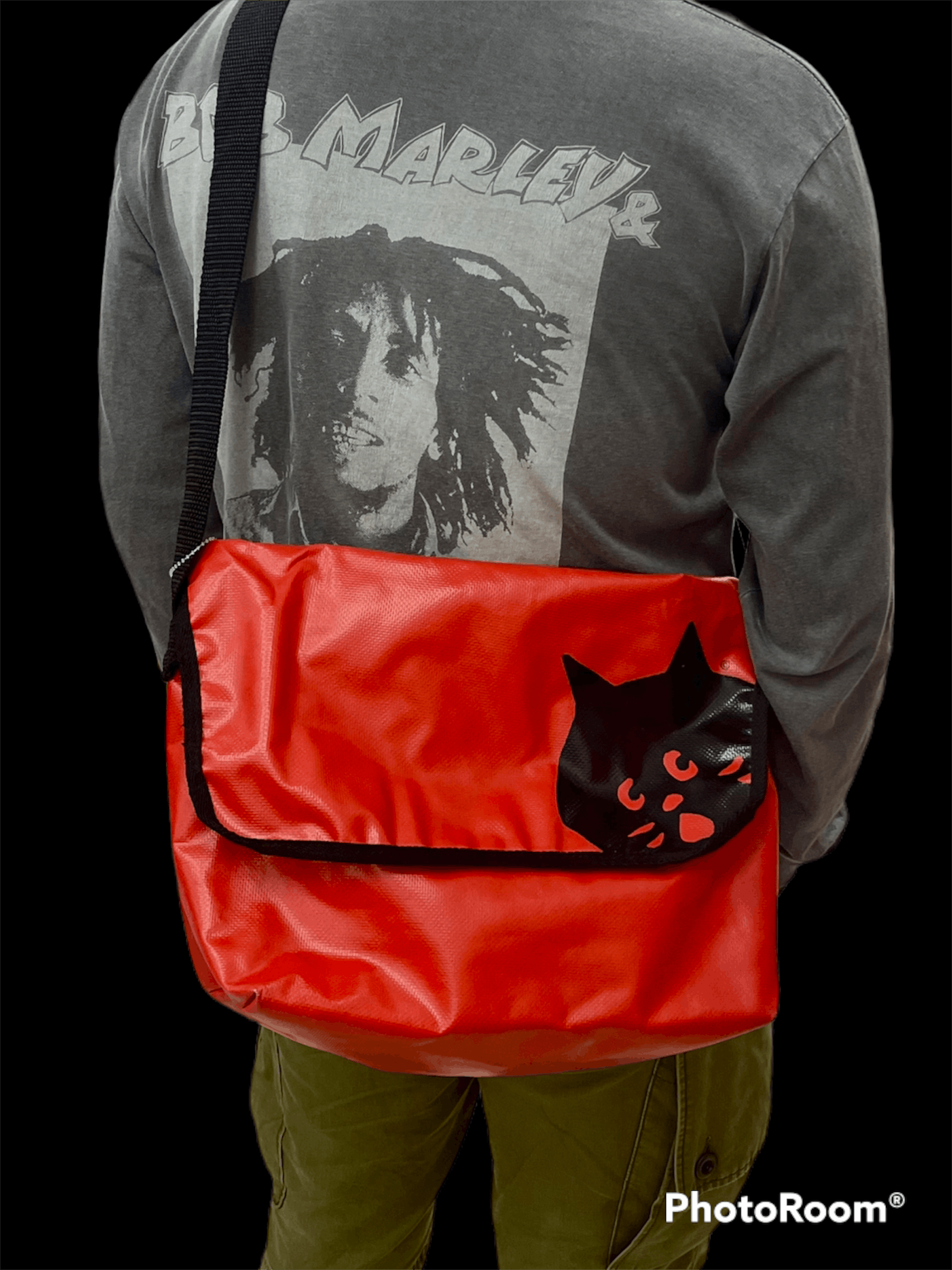 image of Issey Miyake Design Issey Miyaki Ne-Net Mesengger in Red, Men's