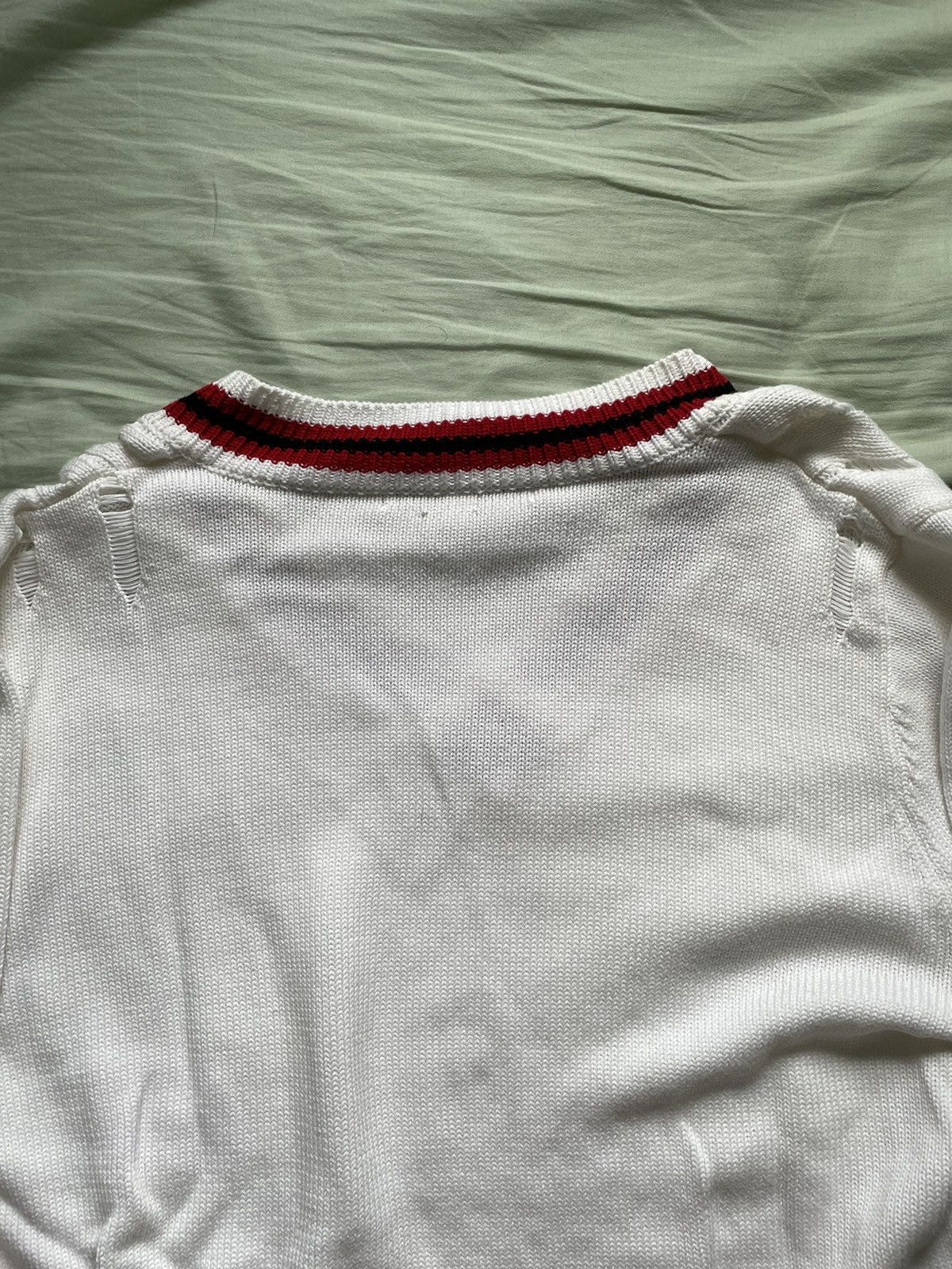 Guess × Vintage Guess Distressed V-neck Sweater Size US XL / EU 56 / 4 - 5 Thumbnail