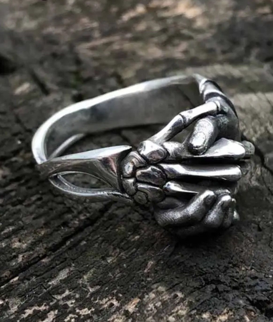 Jewelry Creative Skull Hand Friendship Rings Size ONE SIZE - 1 Thumbnail