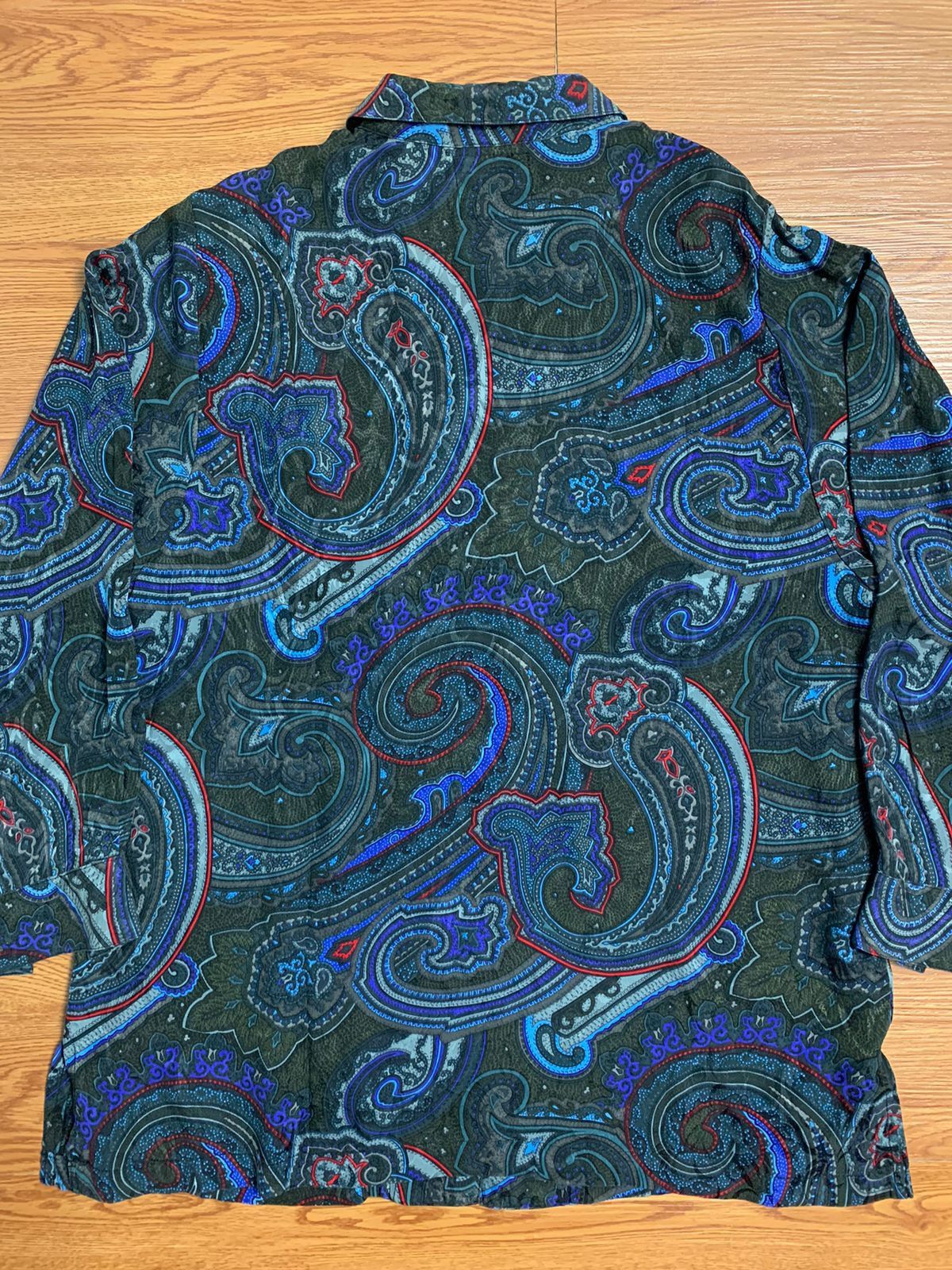 Jean Paul Gaultier Vtg Jean Paul Gaultier Paisley Silk Shirt Size M / US 6-8 / IT 42-44 - 4 Thumbnail
