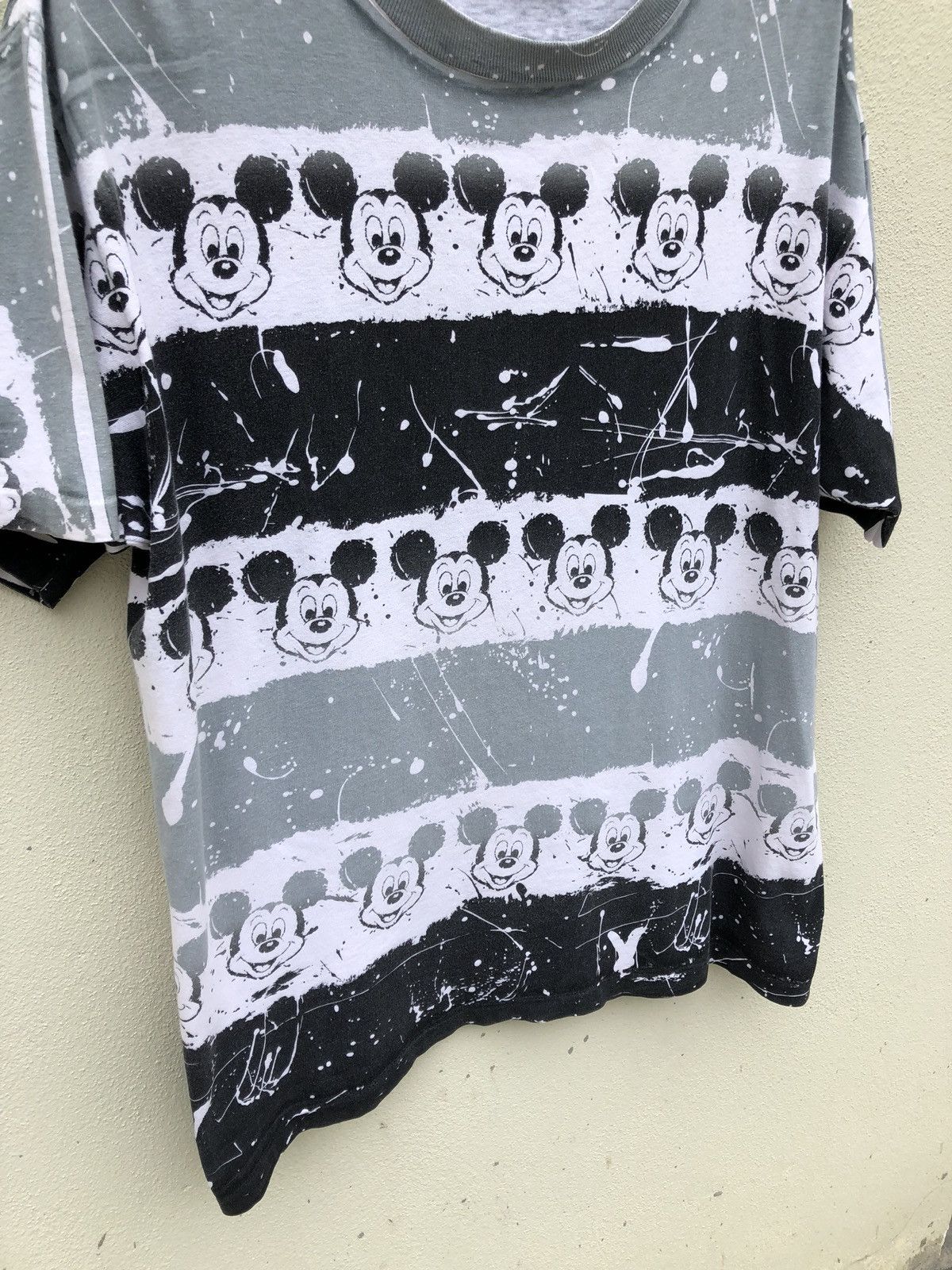 Disney Vtg 80s Disney Mickey Mouse Over Print Border t shirt Size US XL / EU 56 / 4 - 2 Thumbnail