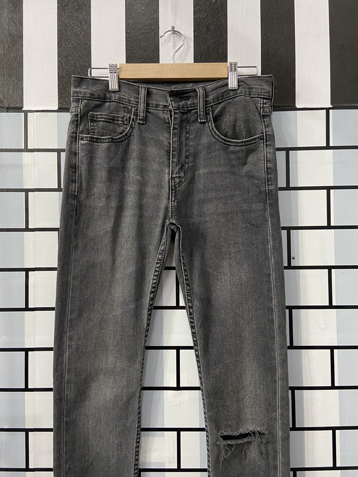 Levi's × Vintage Vintage Levi’s 519 Distressed Skinny Grey Denim Pants 30X34 Size US 30 / EU 46 - 4 Thumbnail