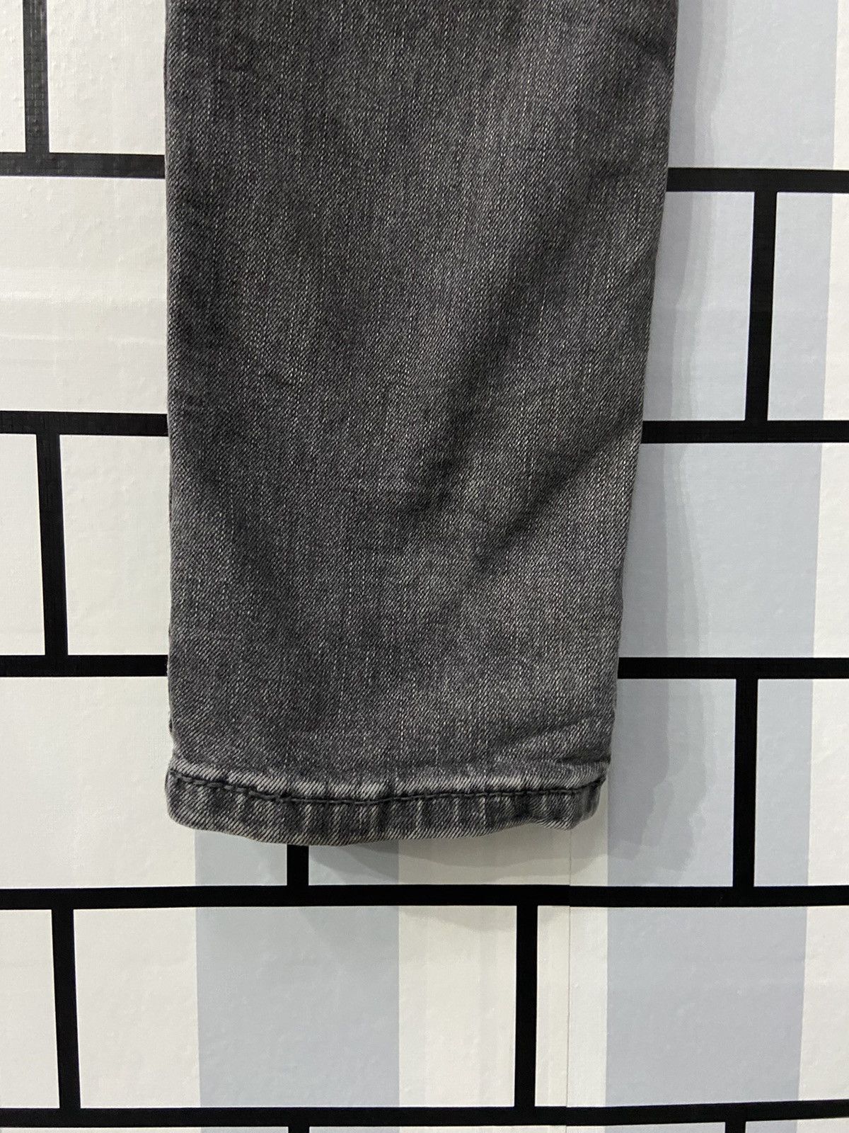 Levi's × Vintage Vintage Levi’s 519 Distressed Skinny Grey Denim Pants 30X34 Size US 30 / EU 46 - 14 Thumbnail