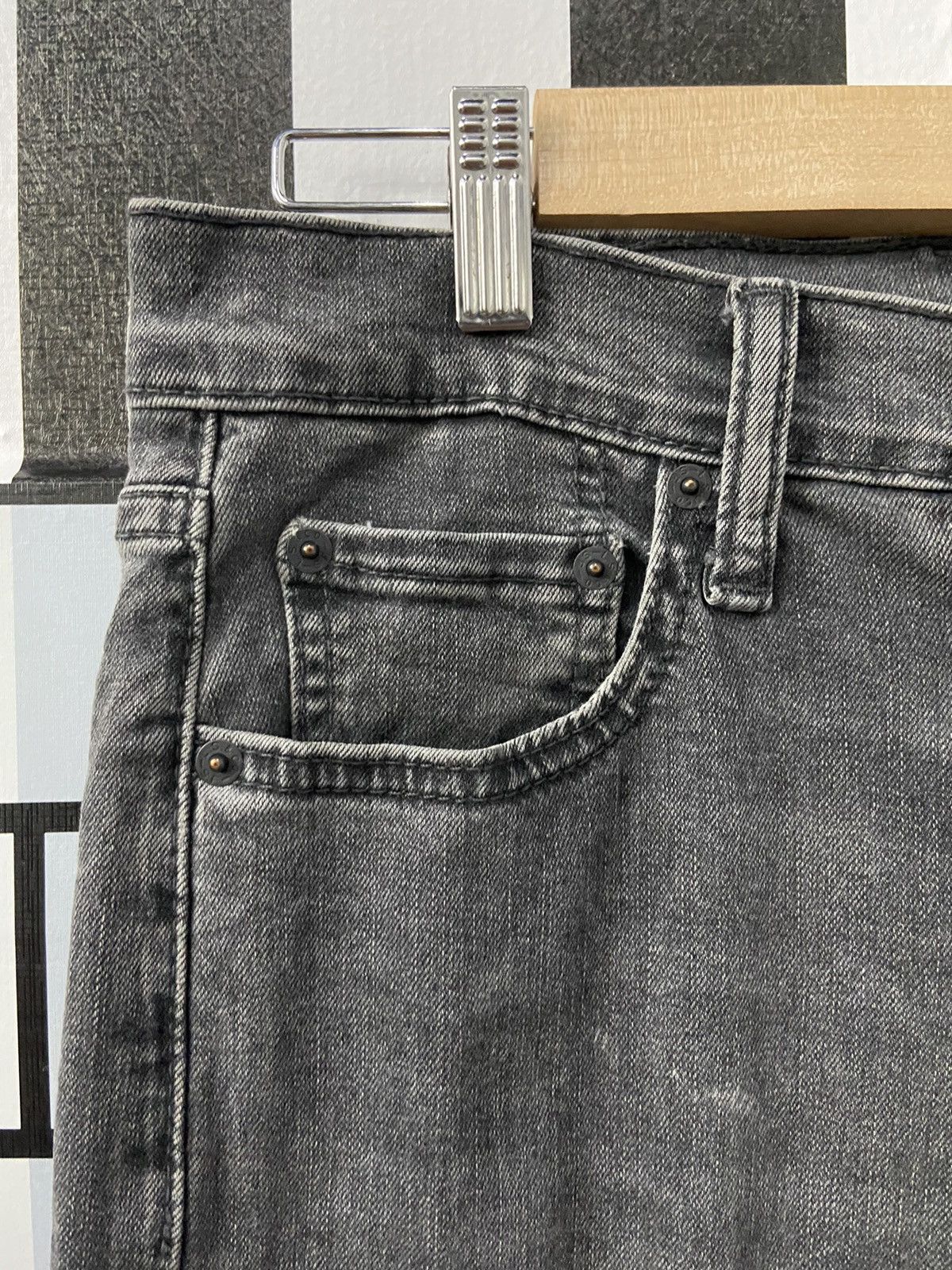 Levi's × Vintage Vintage Levi’s 519 Distressed Skinny Grey Denim Pants 30X34 Size US 30 / EU 46 - 8 Thumbnail