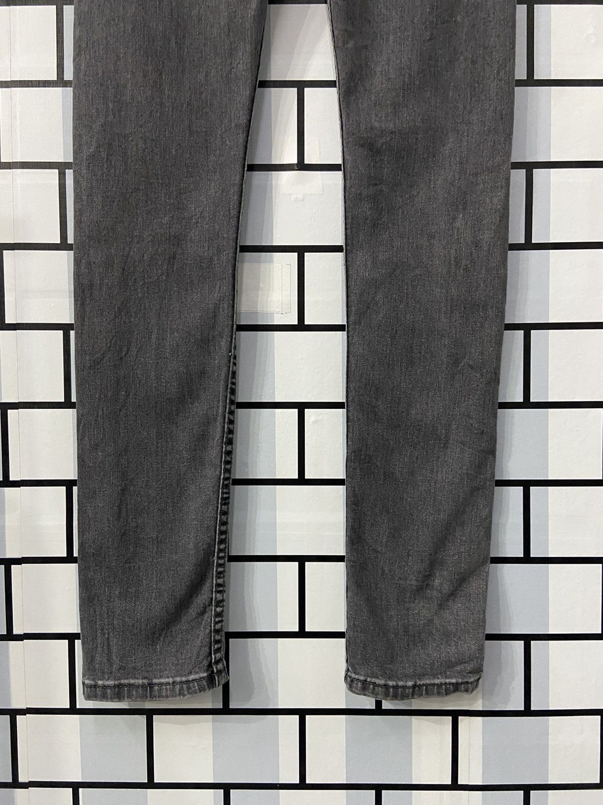 Levi's × Vintage Vintage Levi’s 519 Distressed Skinny Grey Denim Pants 30X34 Size US 30 / EU 46 - 12 Thumbnail
