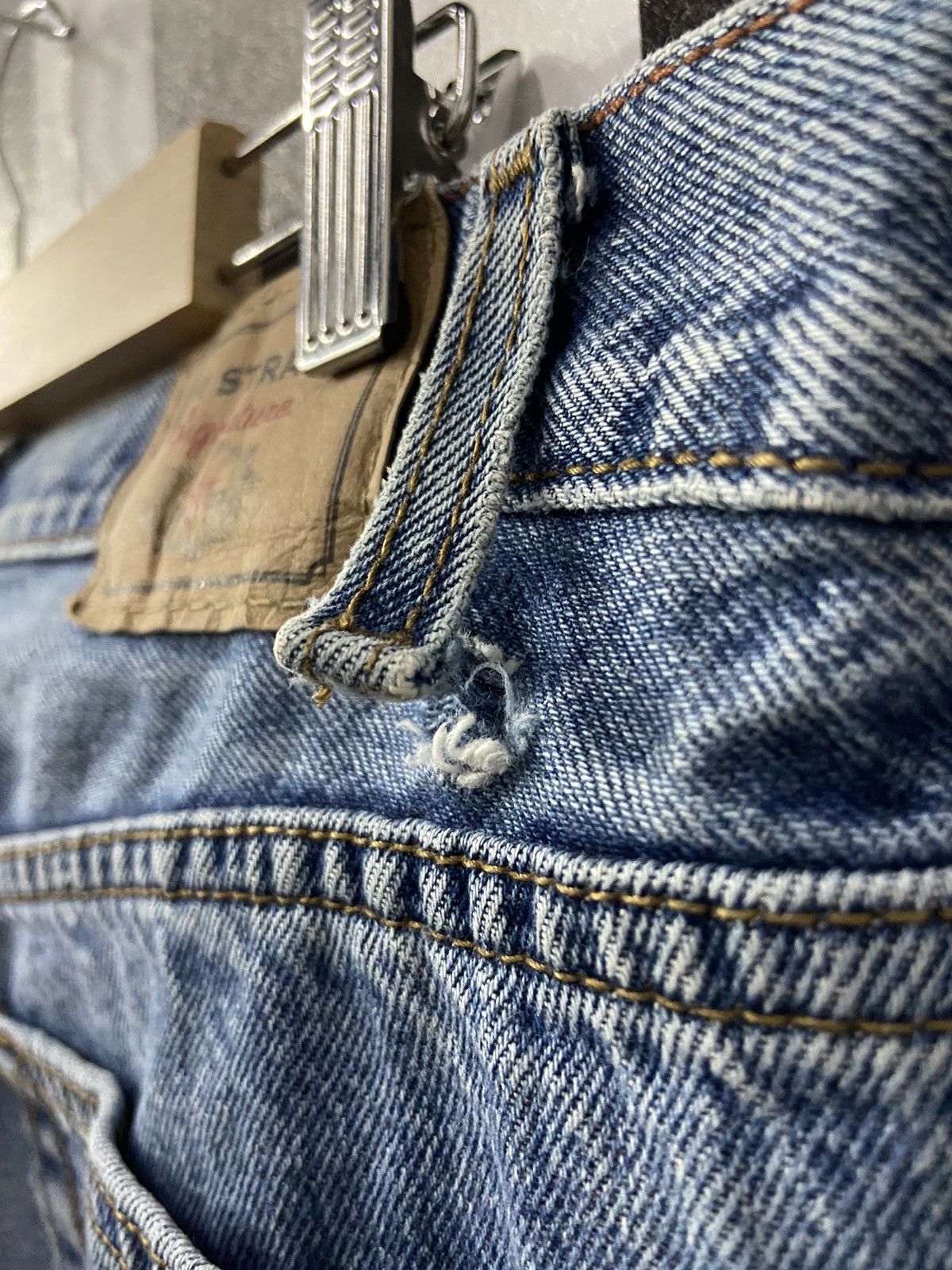 Levi's × Vintage Vintage Levi’s Strauss Corte Regular Light Blue Wash Size US 36 / EU 52 - 15 Thumbnail