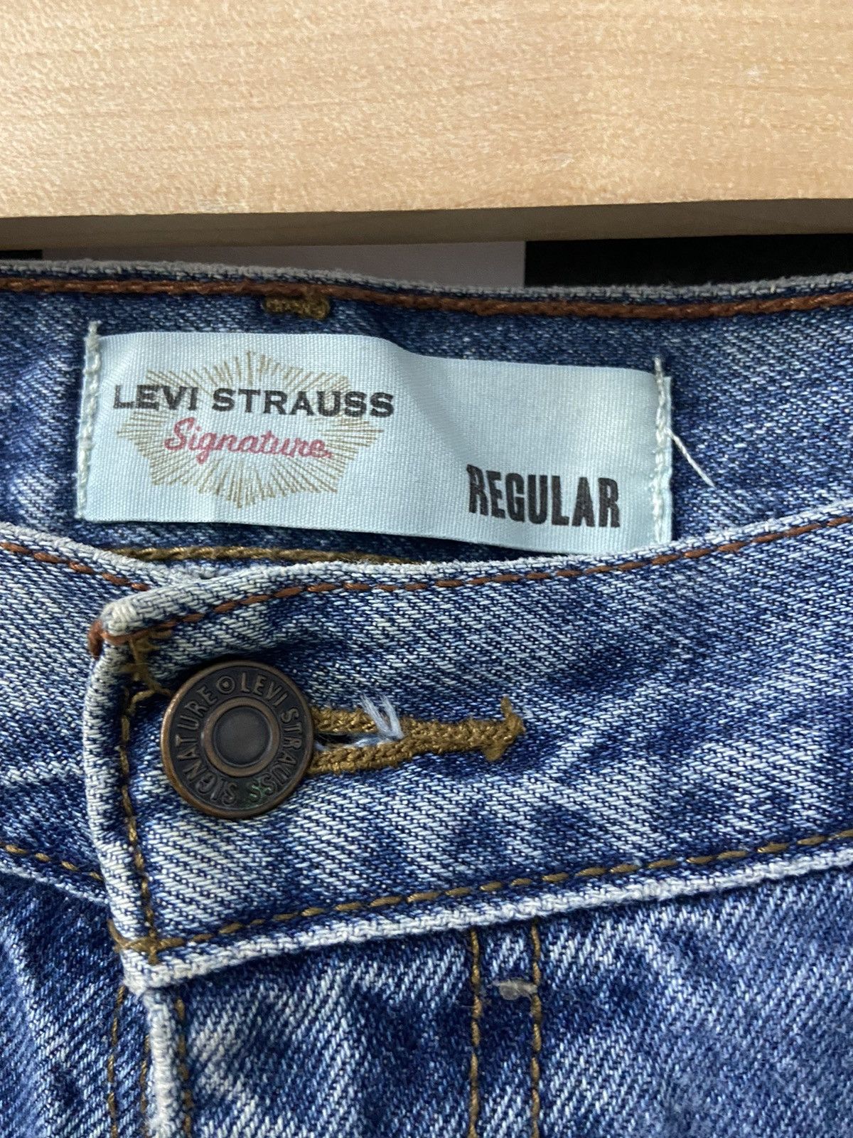 Levi's × Vintage Vintage Levi’s Strauss Corte Regular Light Blue Wash Size US 36 / EU 52 - 10 Thumbnail