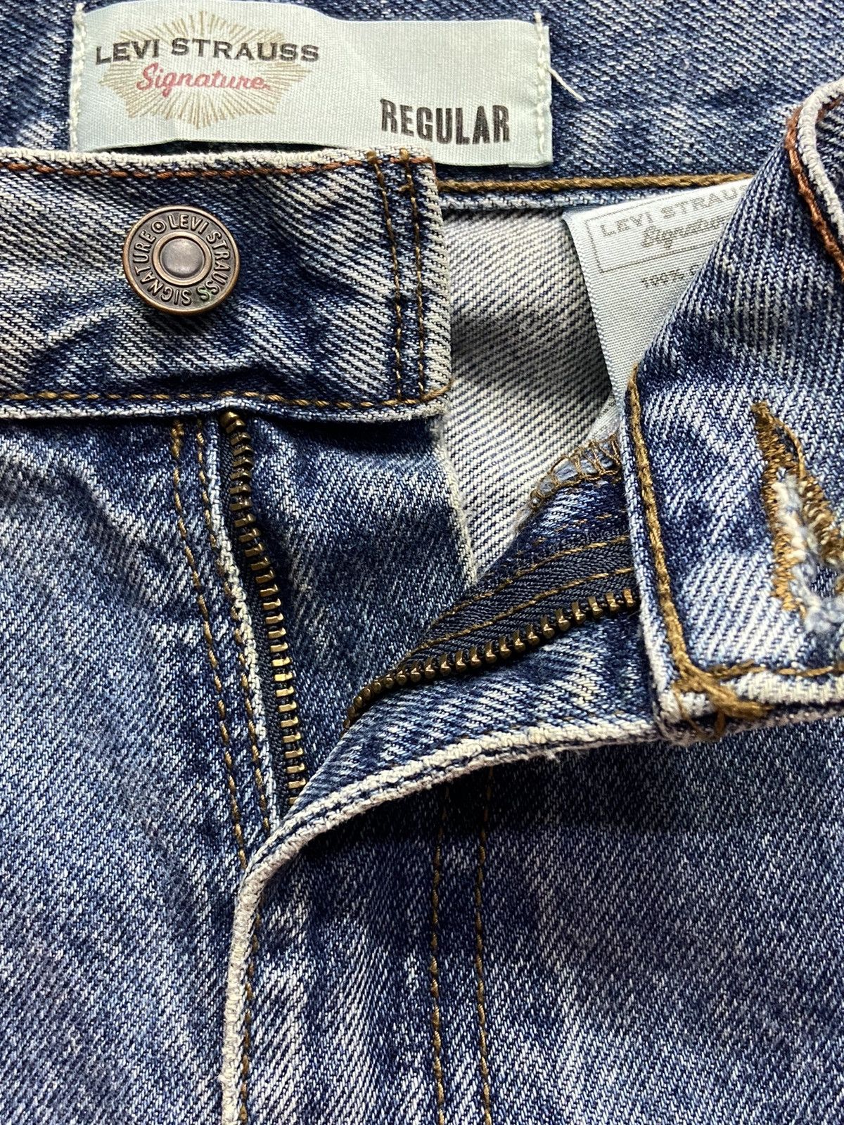 Levi's × Vintage Vintage Levi’s Strauss Corte Regular Light Blue Wash Size US 36 / EU 52 - 21 Thumbnail