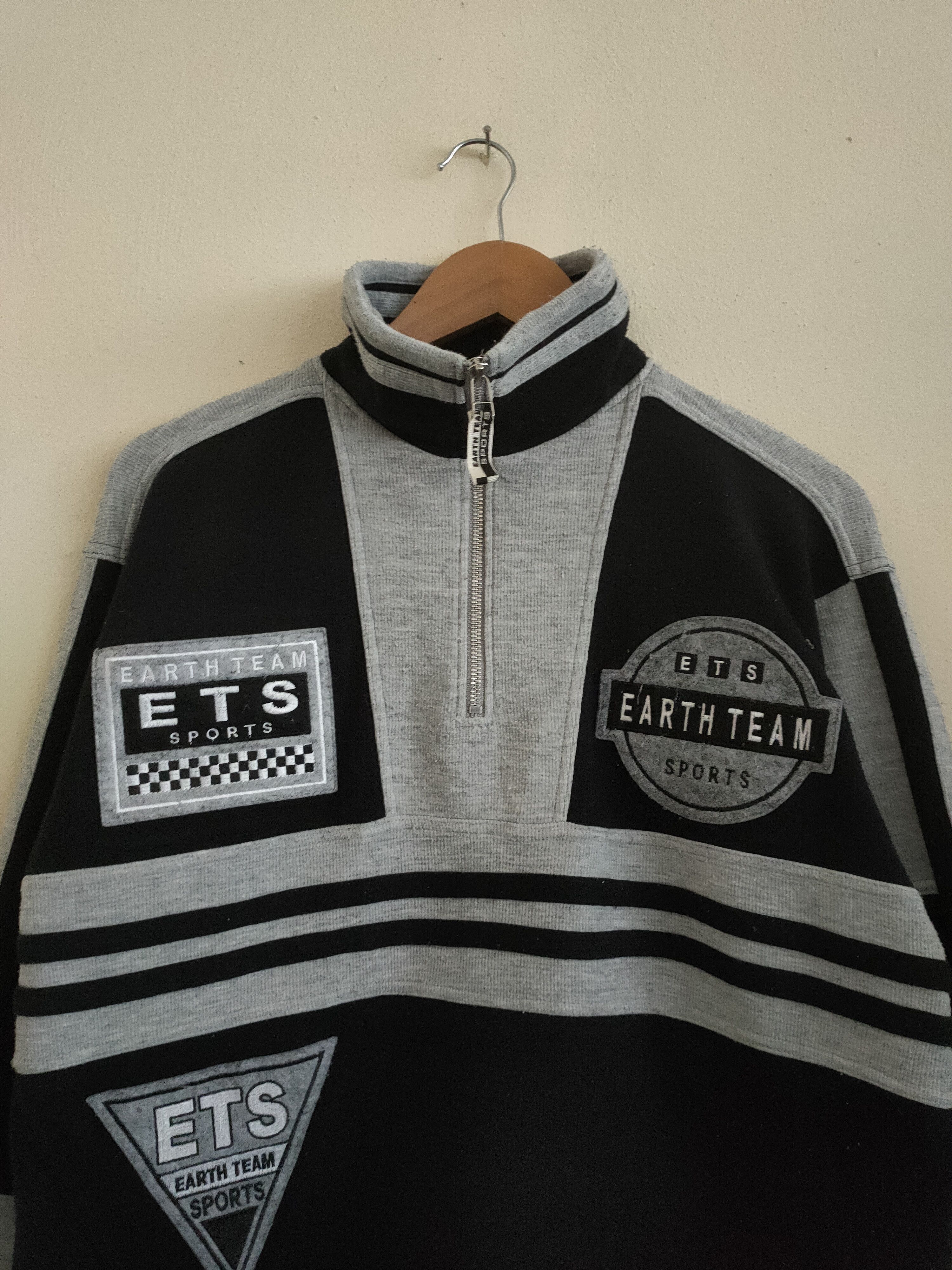 Japanese Brand × Vintage Vintage Earth Team Sports Sweatshirts Size US L / EU 52-54 / 3 - 3 Thumbnail