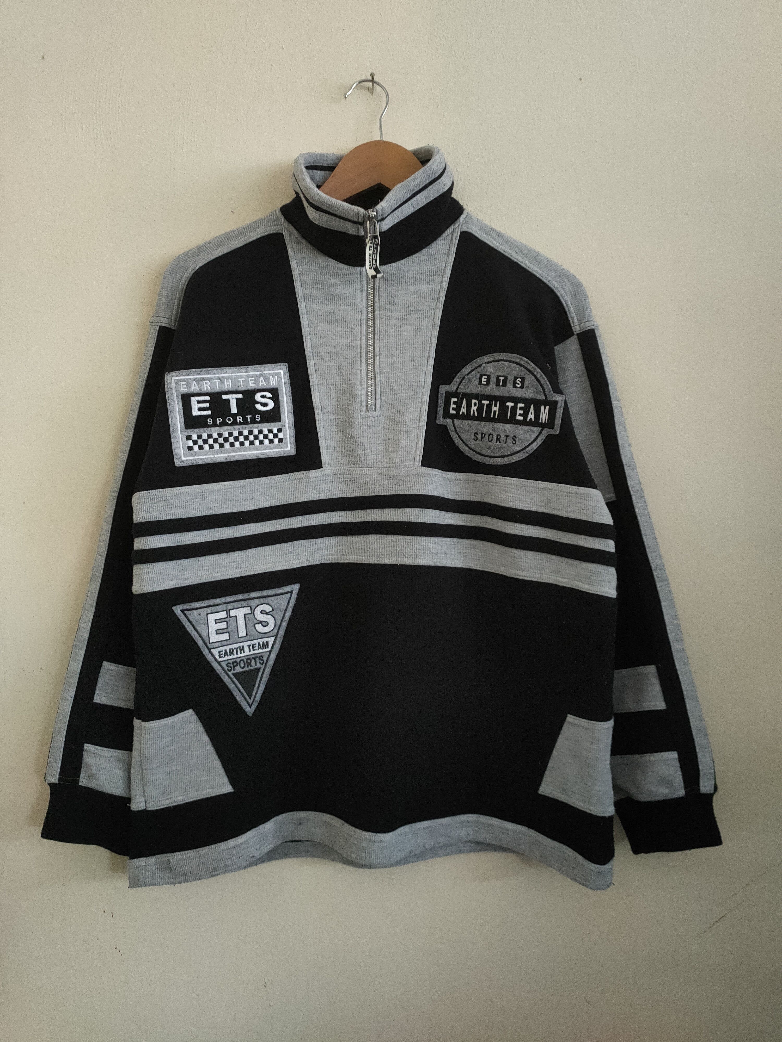 Japanese Brand × Vintage Vintage Earth Team Sports Sweatshirts Size US L / EU 52-54 / 3 - 1 Thumbnail