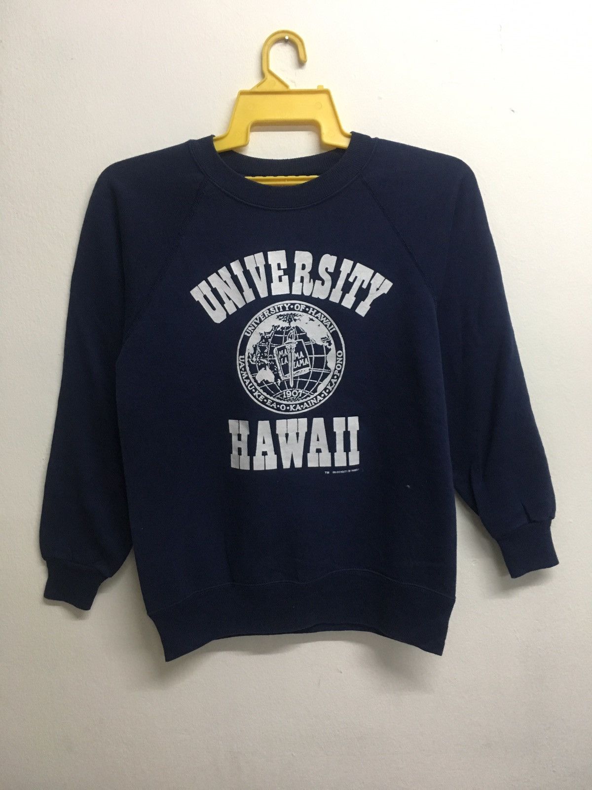 image of Hawaiian Shirt x Vintage 80's University Hawaii in Dark Blue, Men's (Size XS)