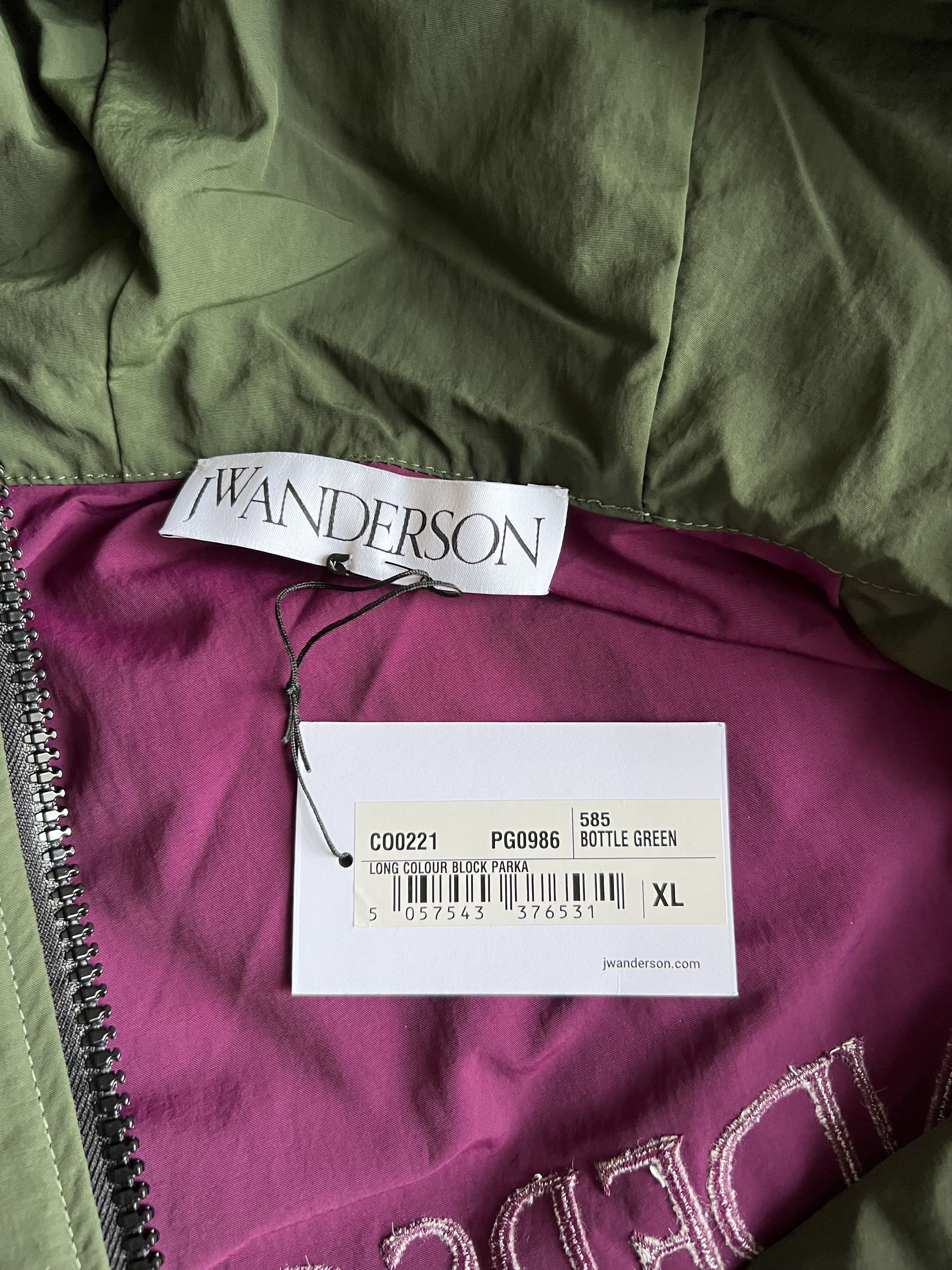 JW Anderson J.W. Anderson Long Color Black Parka in Bottle Green Size US XL / EU 56 / 4 - 9 Thumbnail