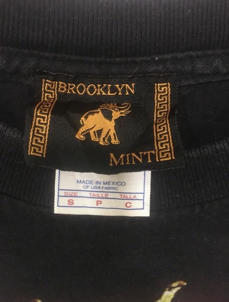 Rap Tees lagendary tee Size US S / EU 44-46 / 1 - 3 Thumbnail