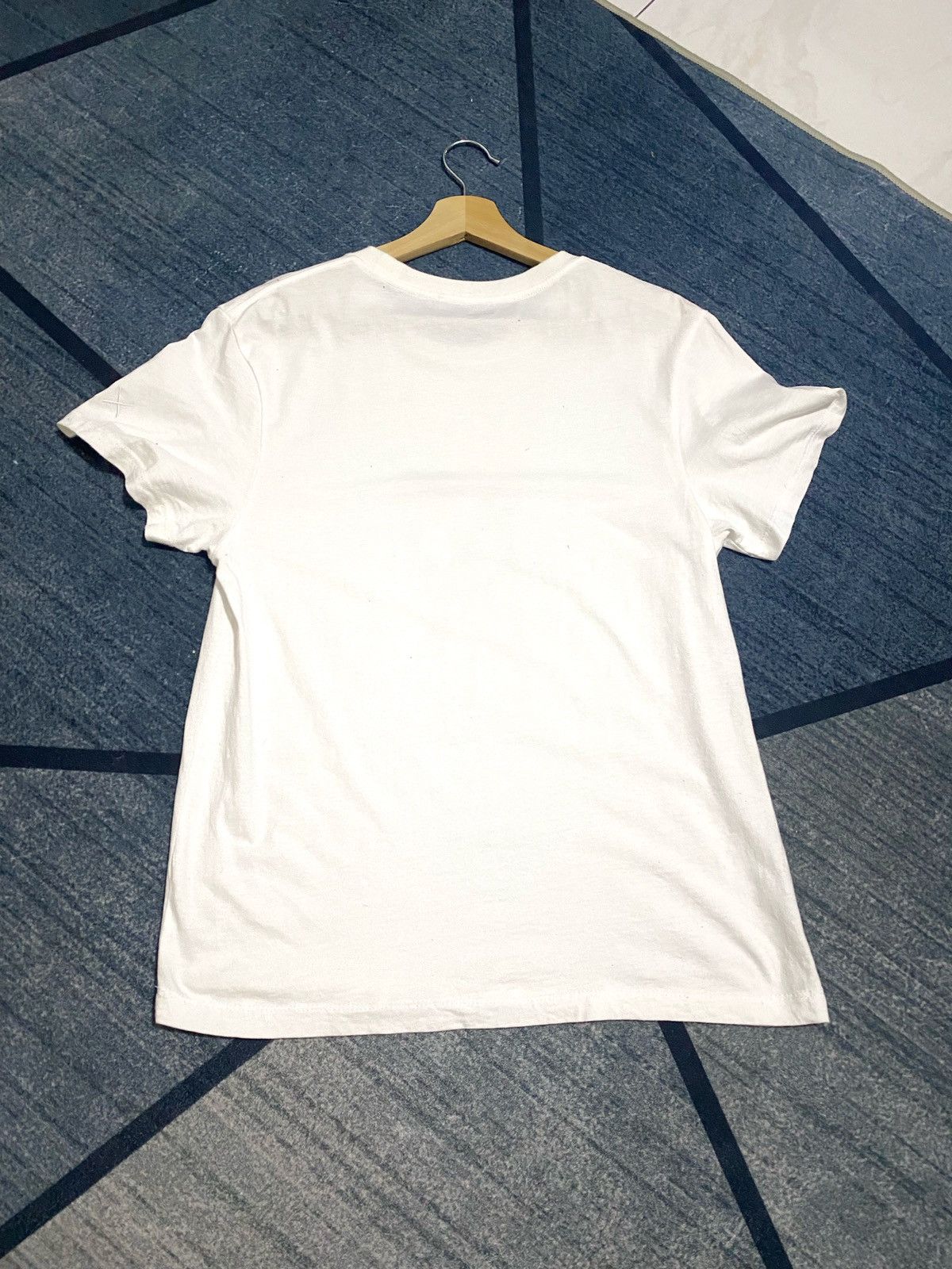 Kaws × Uniqlo Uniqlo X kaws Bearbrick Pink White tee Small Size US S / EU 44-46 / 1 - 2 Thumbnail