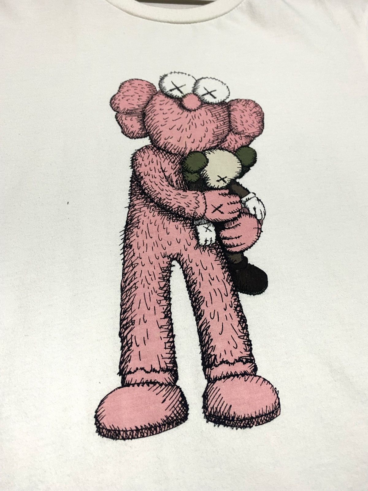 Kaws × Uniqlo Uniqlo X kaws Bearbrick Pink White tee Small Size US S / EU 44-46 / 1 - 5 Thumbnail