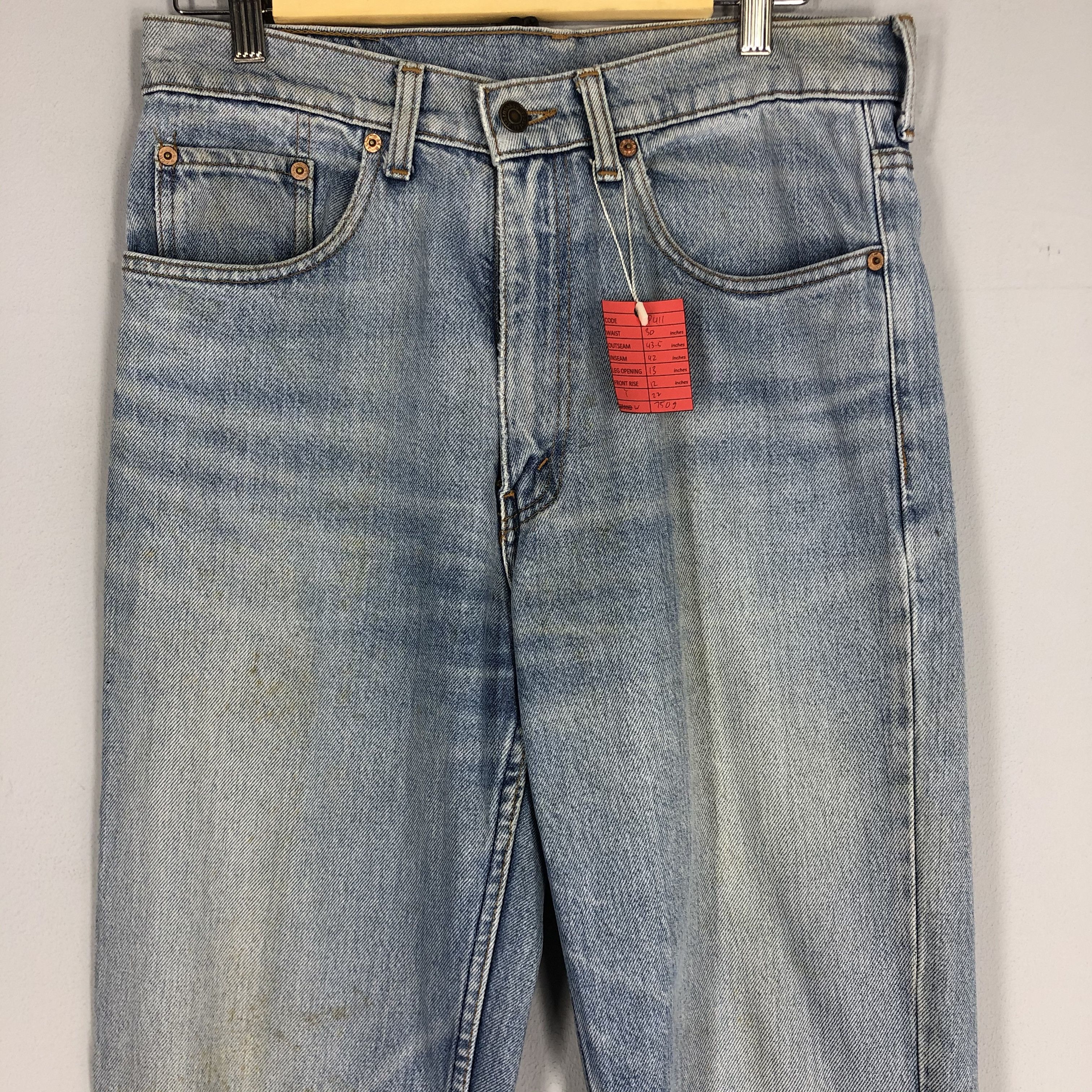 Vintage Levi's Light Blue Jean Ripped Jean Size 30