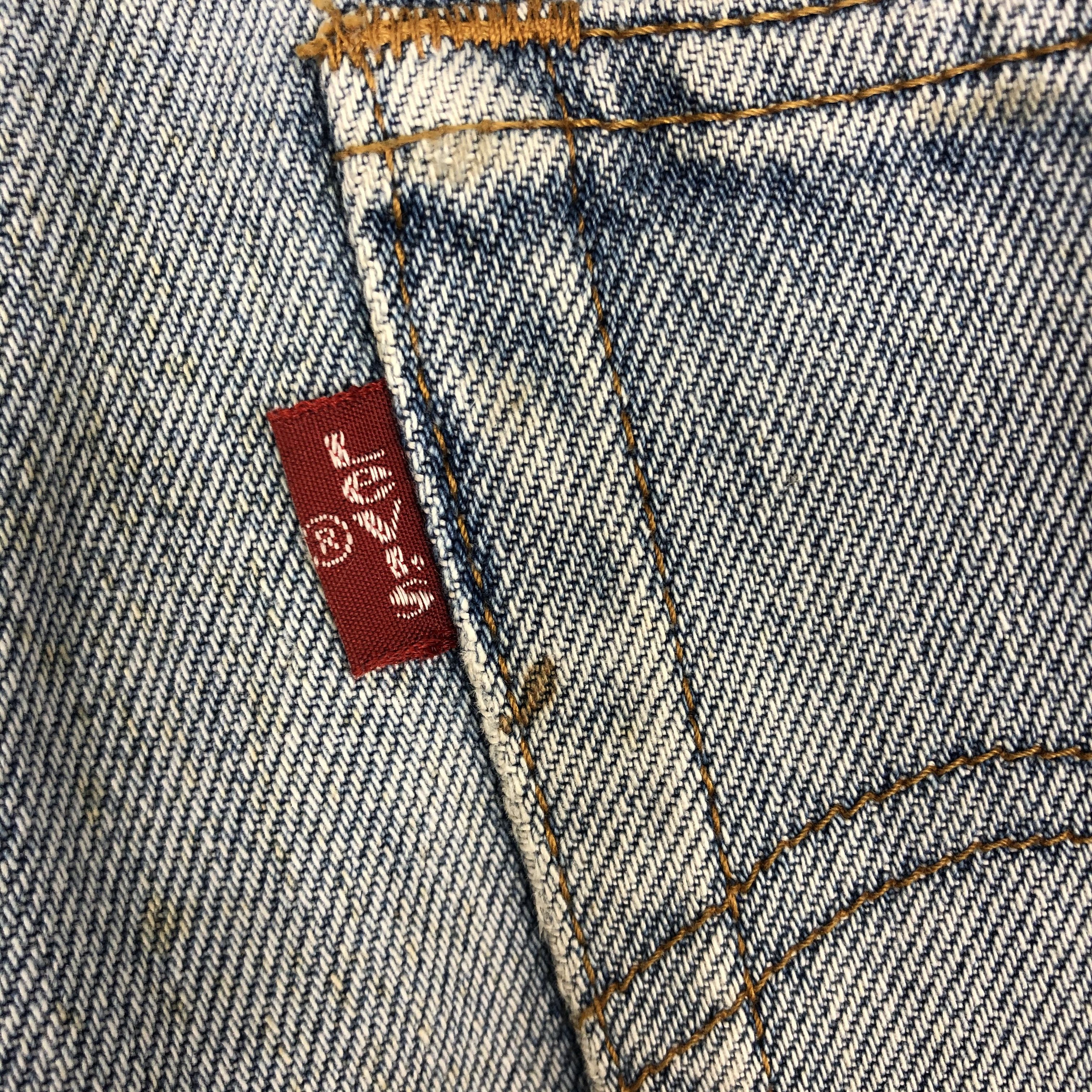 Vintage Levi's Light Blue Jean Ripped Jean Size 30