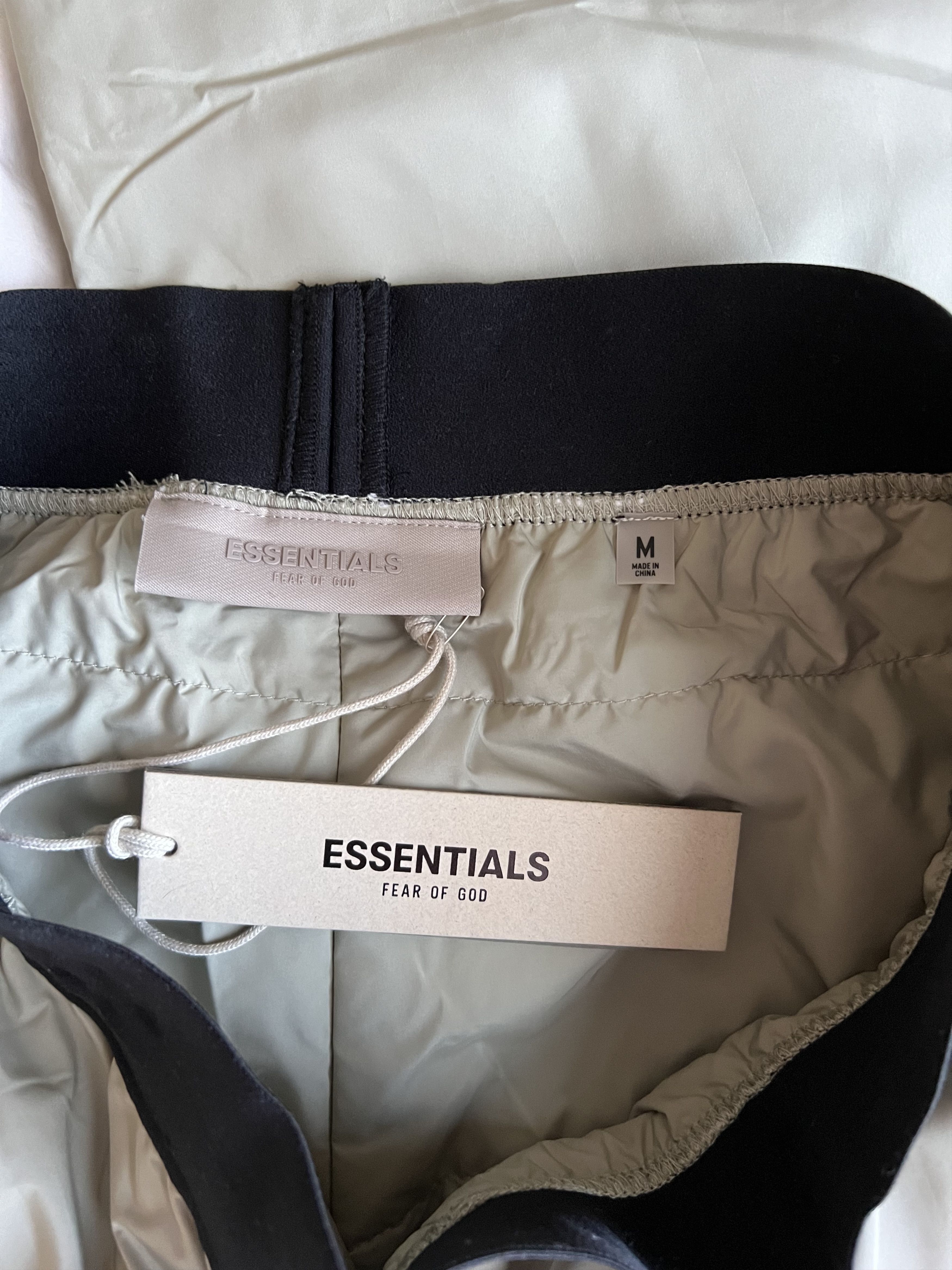 Essentials Fear of God Essentials Tech Storm Pants in Seafoam Size US 32 / EU 48 - 7 Thumbnail