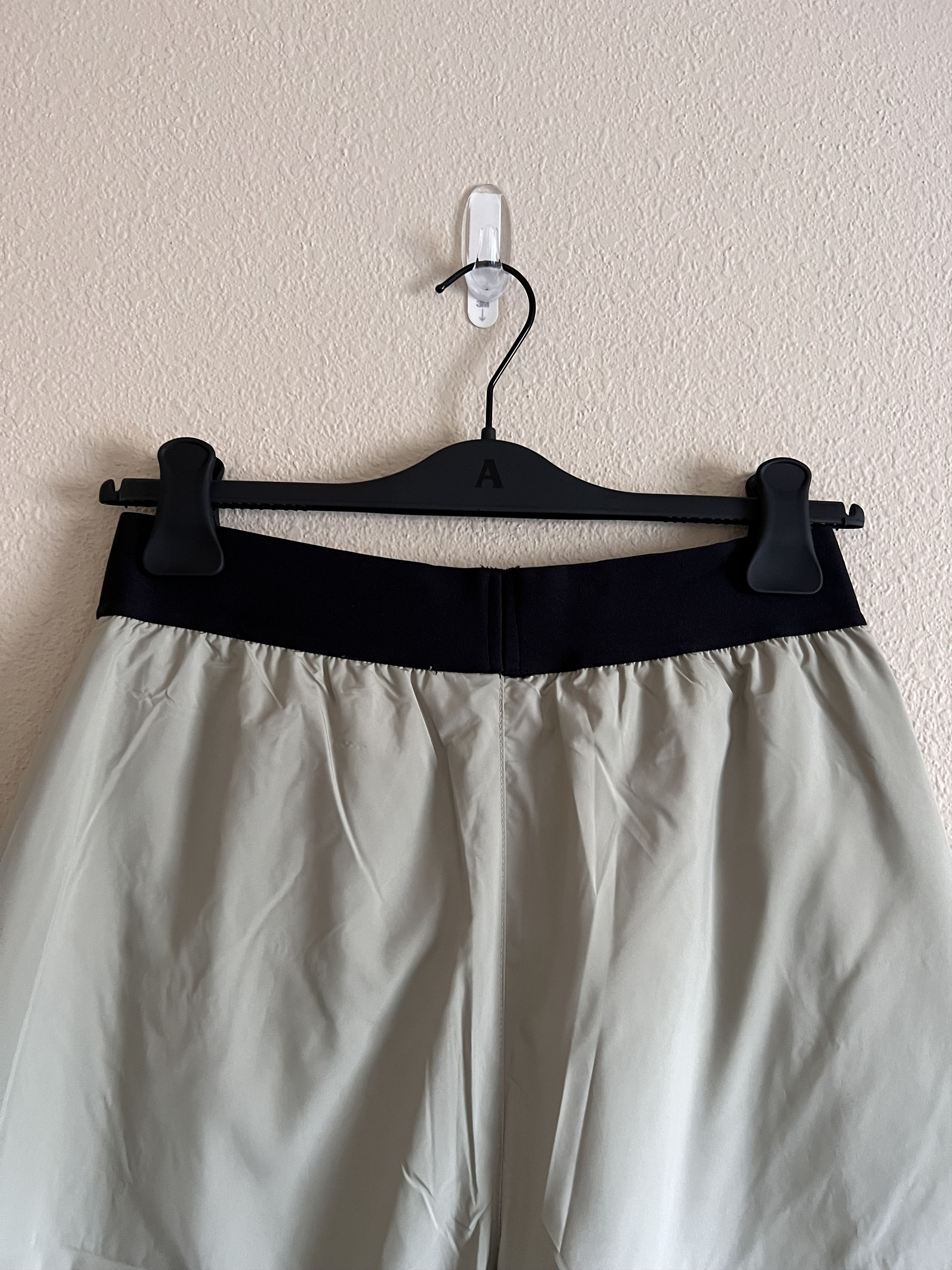 Essentials Fear of God Essentials Tech Storm Pants in Seafoam Size US 32 / EU 48 - 5 Thumbnail