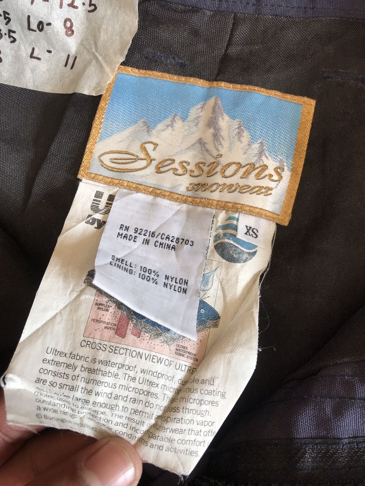 Sessions × Sports Specialties Sessions snowwear Size US 28 / EU 44 - 8 Thumbnail