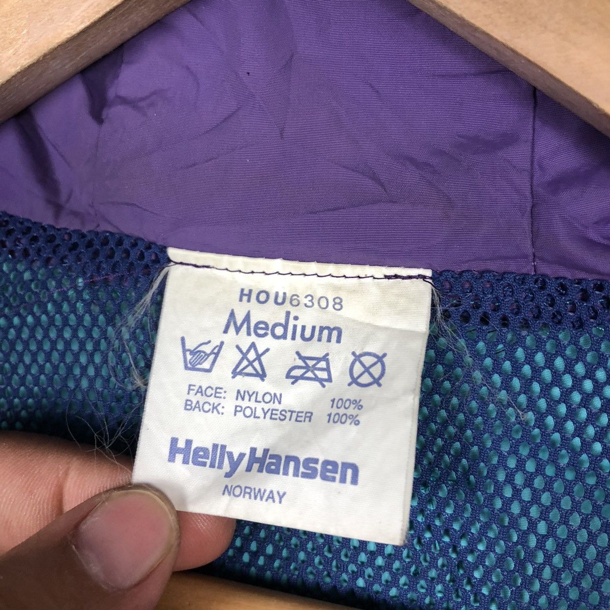 Helly Hansen HELLY HANSEN HOODIE LIGHT JACKET RARE COLOUR Size US M / EU 48-50 / 2 - 10 Thumbnail