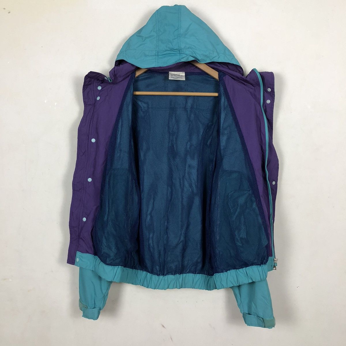 Helly Hansen HELLY HANSEN HOODIE LIGHT JACKET RARE COLOUR Size US M / EU 48-50 / 2 - 9 Thumbnail