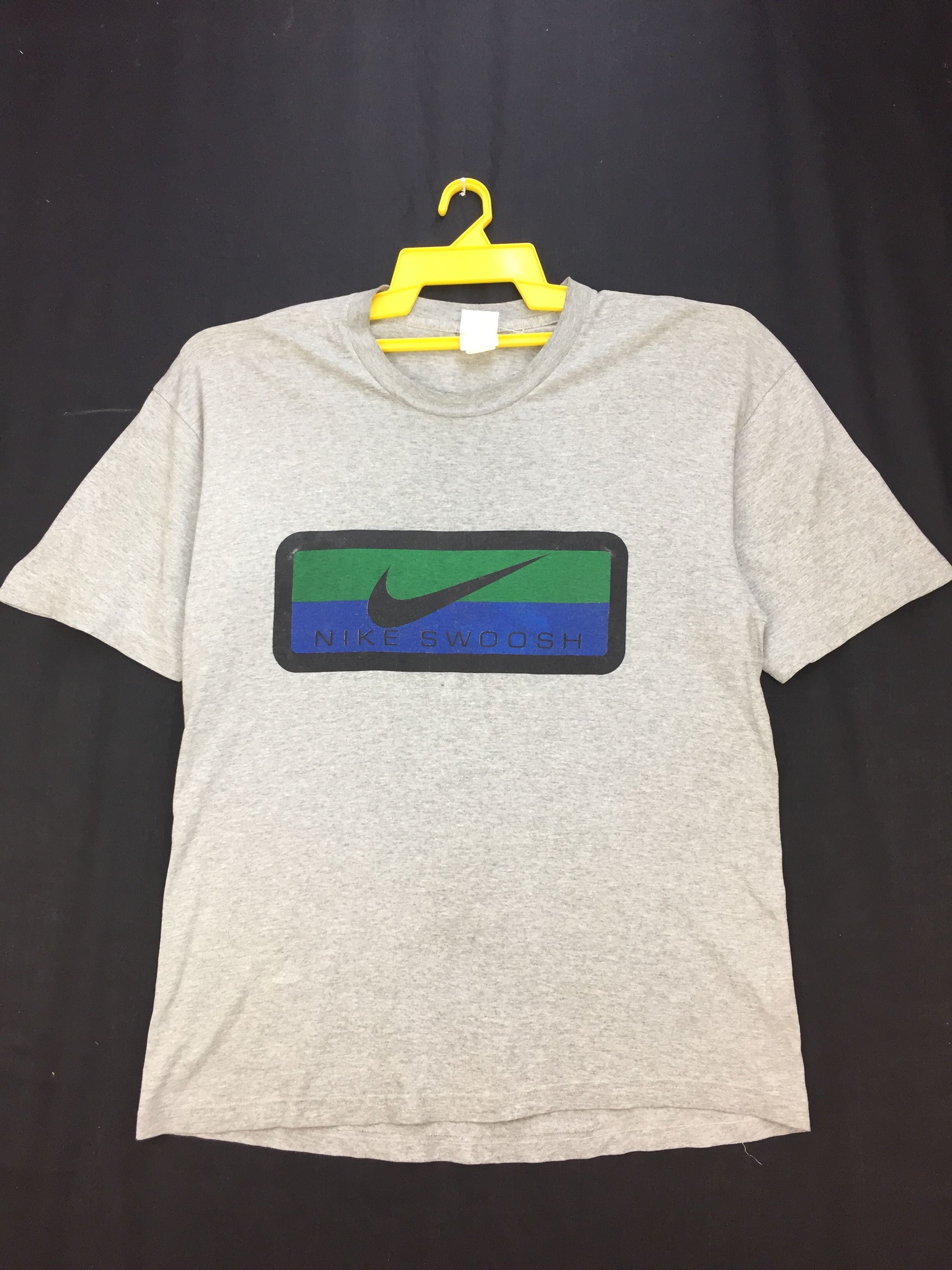 VINTAGE NIKE SWOOSH BIG LOGO SHIRT