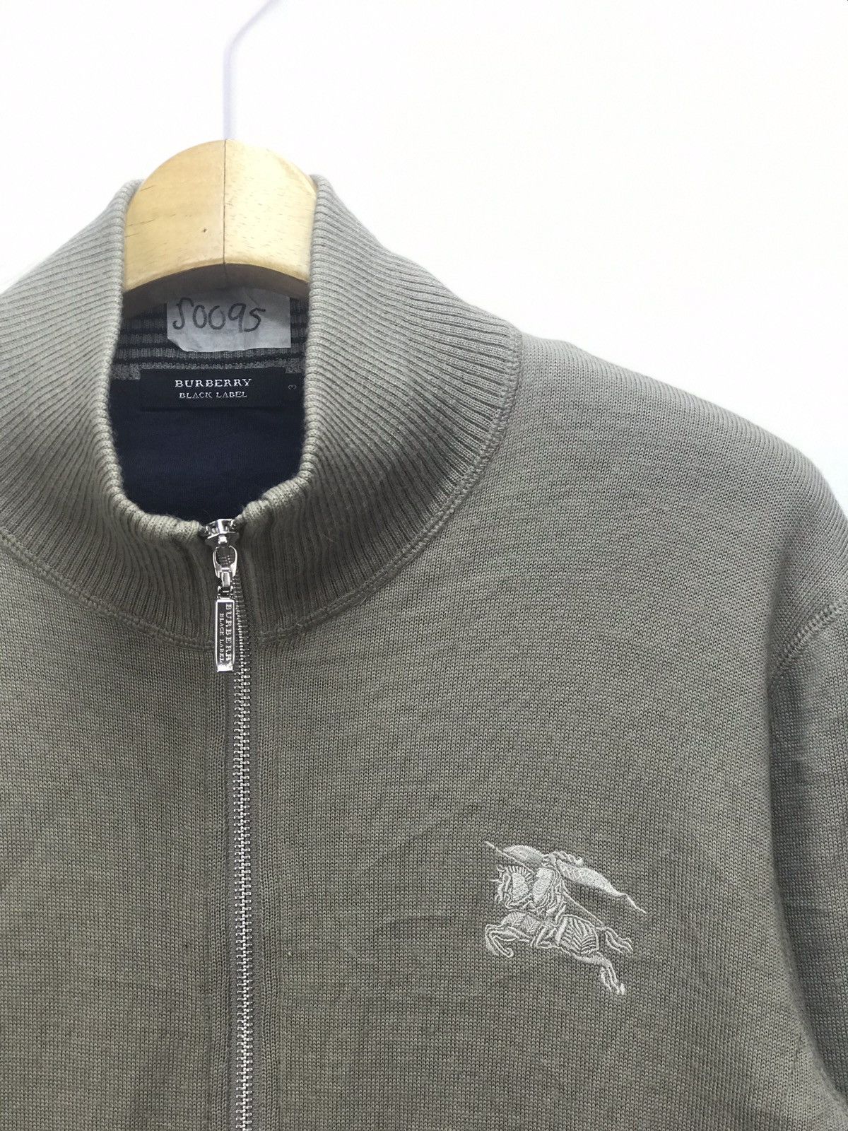 Burberry Vintage Burberry Big Logo Zipper Jacket Size US M / EU 48-50 / 2 - 3 Thumbnail