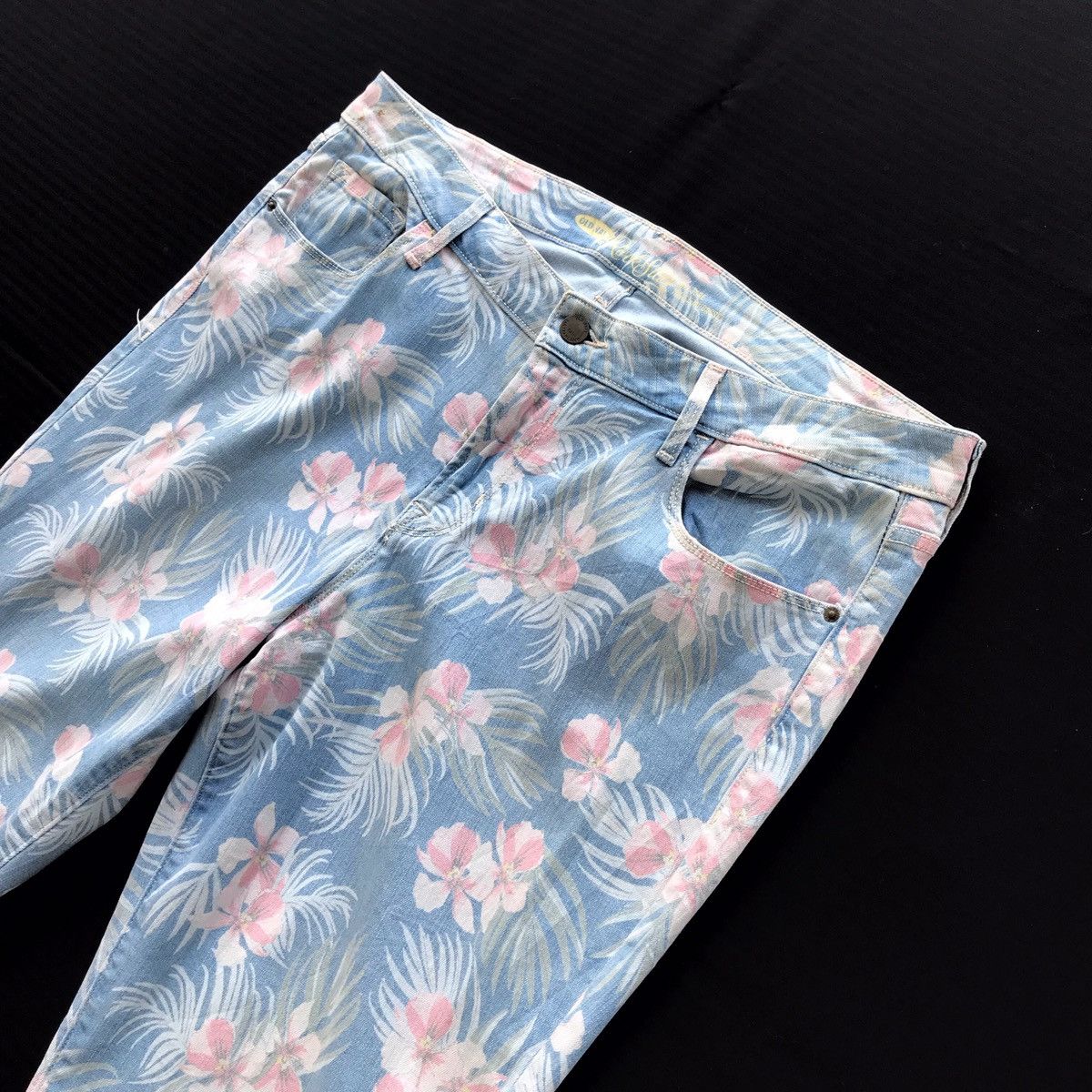 Japanese Brand Pink Floral Old Navy Mid Rise Slim Fit Pant Size US 36 / EU 52 - 2 Thumbnail