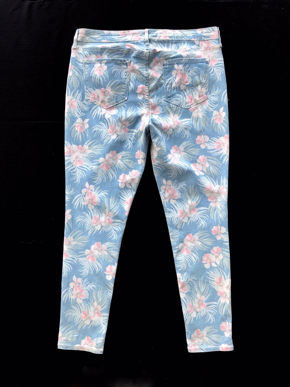 Japanese Brand Pink Floral Old Navy Mid Rise Slim Fit Pant Size US 36 / EU 52 - 7 Thumbnail