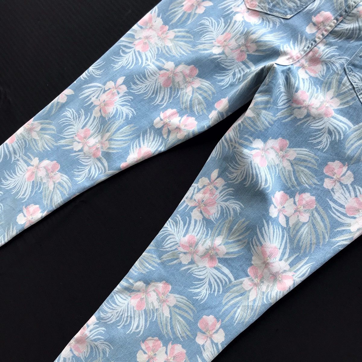 Japanese Brand Pink Floral Old Navy Mid Rise Slim Fit Pant Size US 36 / EU 52 - 9 Thumbnail