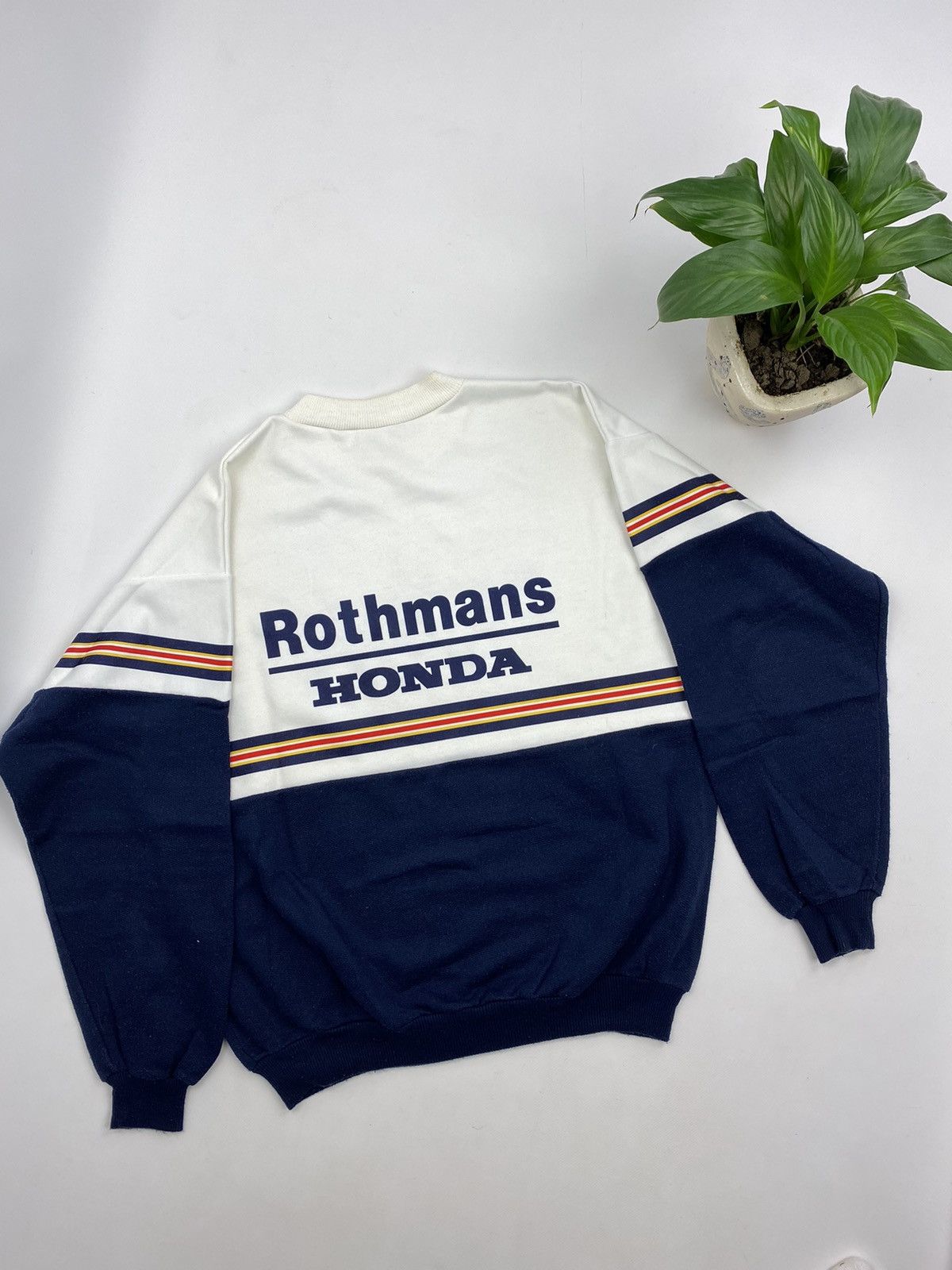 Honda Vintage Rothmans Honda Racing Sweatshirt Crewneck Size US L / EU 52-54 / 3 - 2 Thumbnail