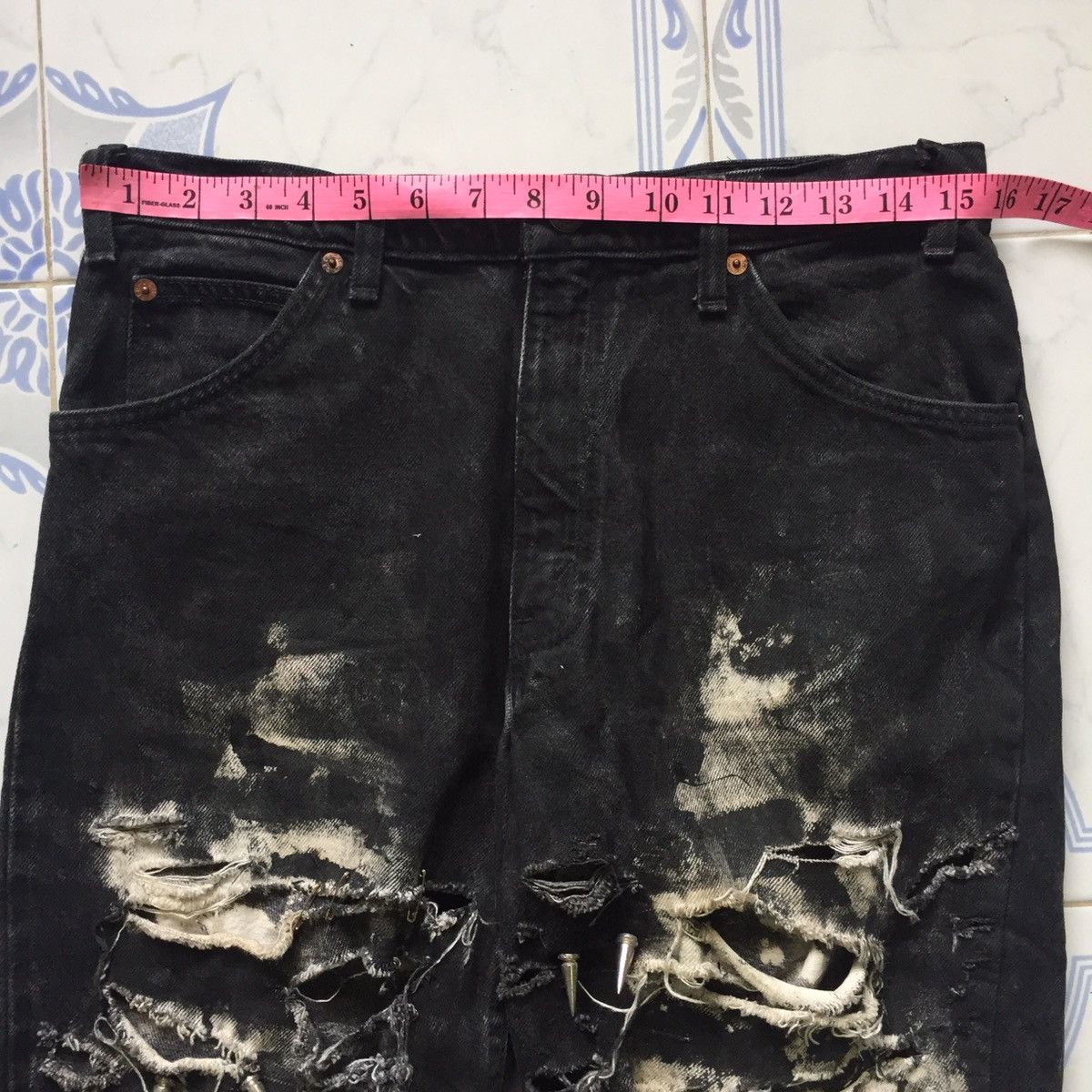 Levi's Punk Painted Style Levi’s Short Bottom Pant Size US 31 - 13 Thumbnail