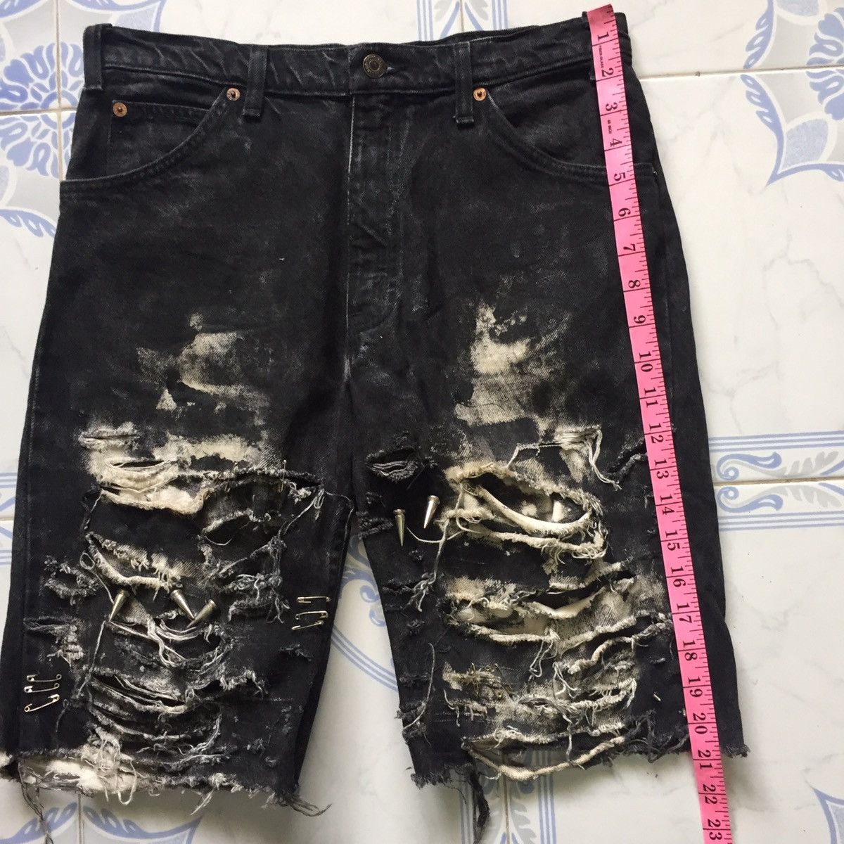 Levi's Punk Painted Style Levi’s Short Bottom Pant Size US 31 - 14 Thumbnail