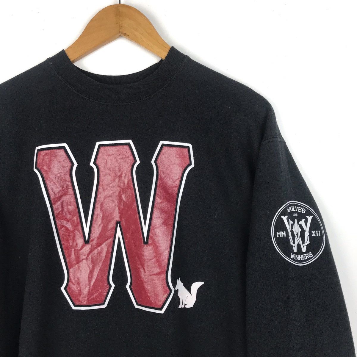 Vintage 🔥BEST OFFER🔥 Wolves Winners Big Logo Spellout Crewneck Size US M / EU 48-50 / 2 - 3 Thumbnail